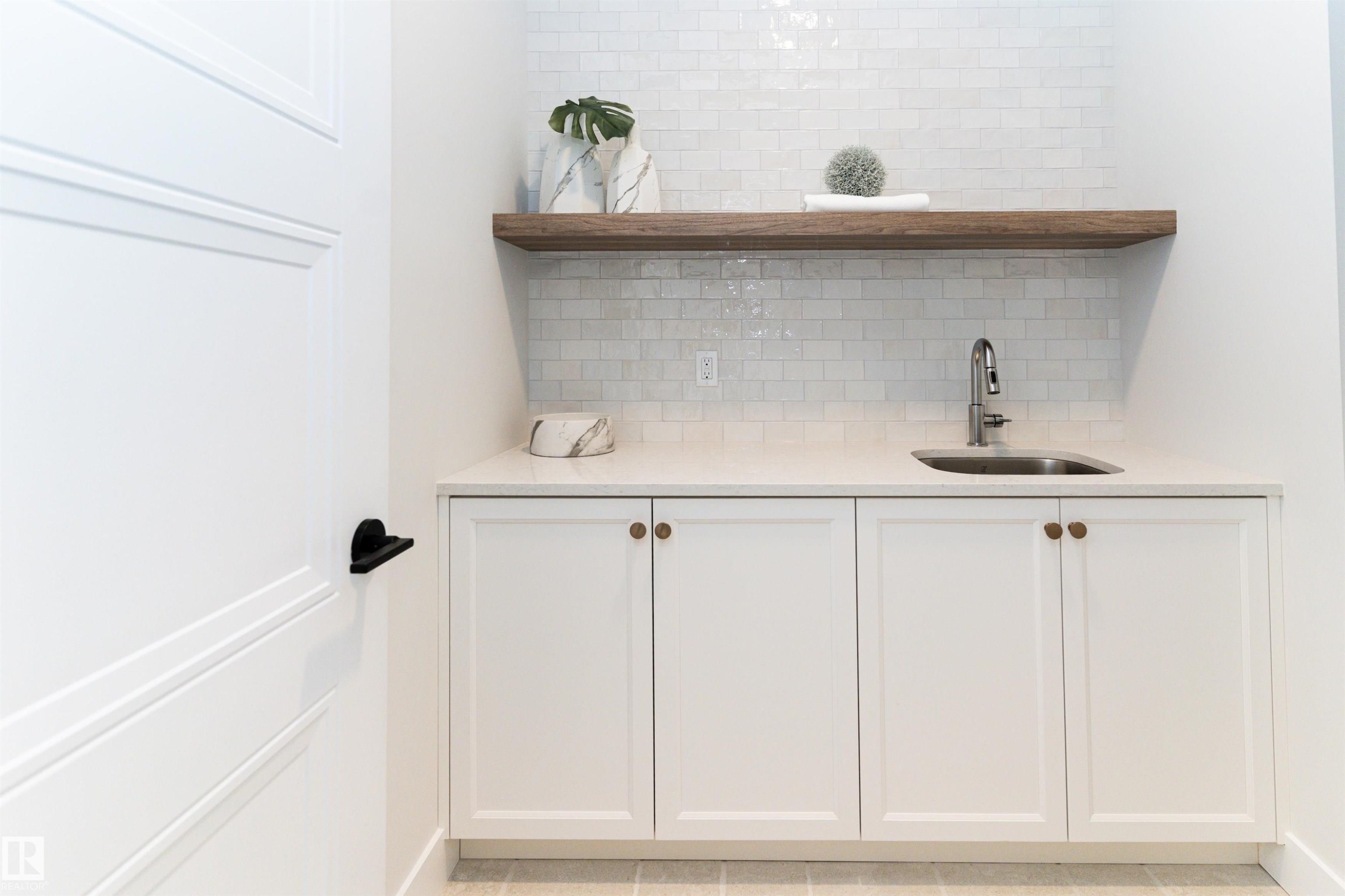 26 7121 May Crescent, Edmonton, AB - Indoor Photo Showing Other Room