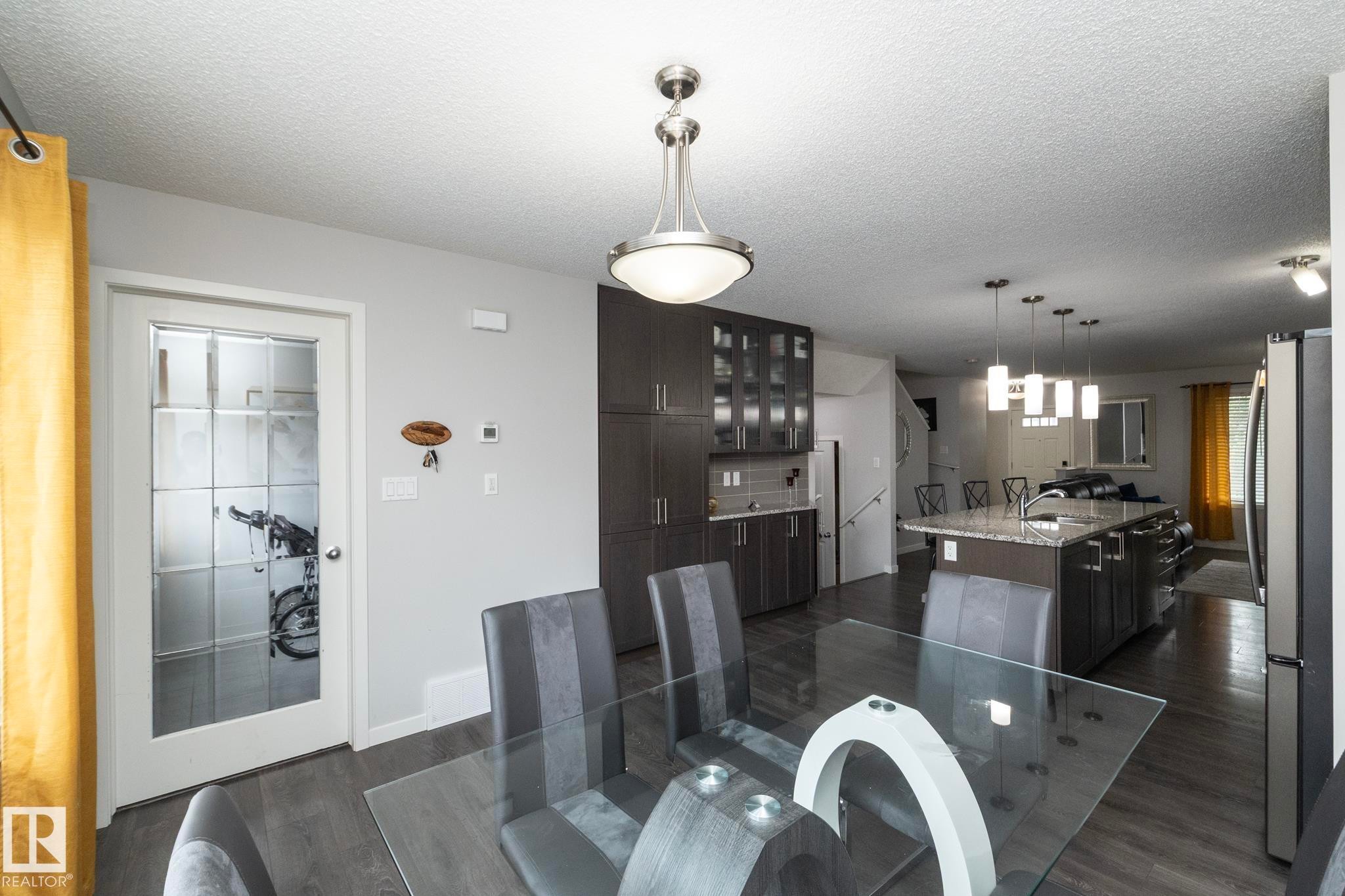 7712 Eifert Crescent, Edmonton, AB - Indoor