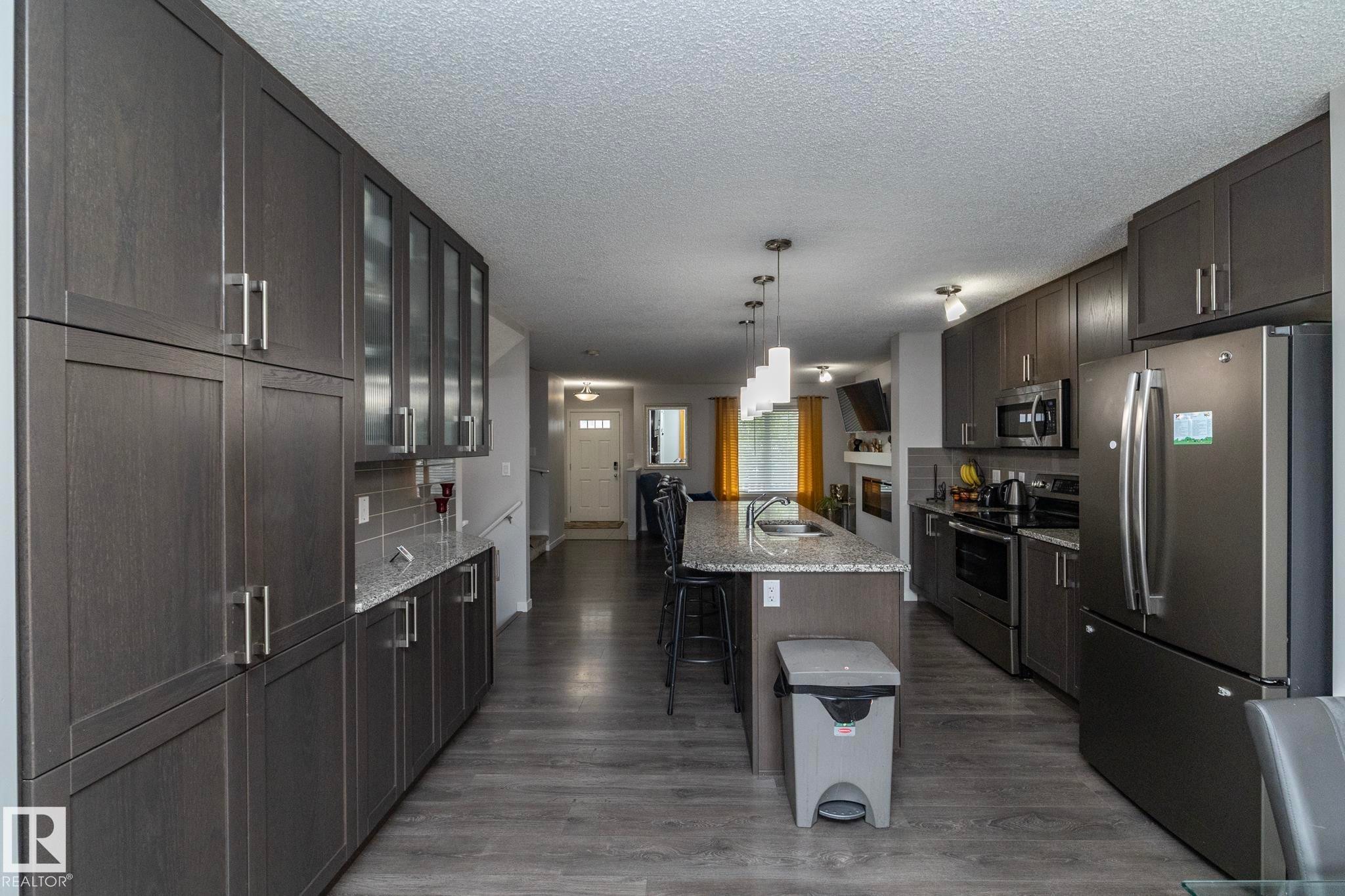 7712 Eifert Crescent, Edmonton, AB - Indoor Photo Showing Kitchen With Stainless Steel Kitchen