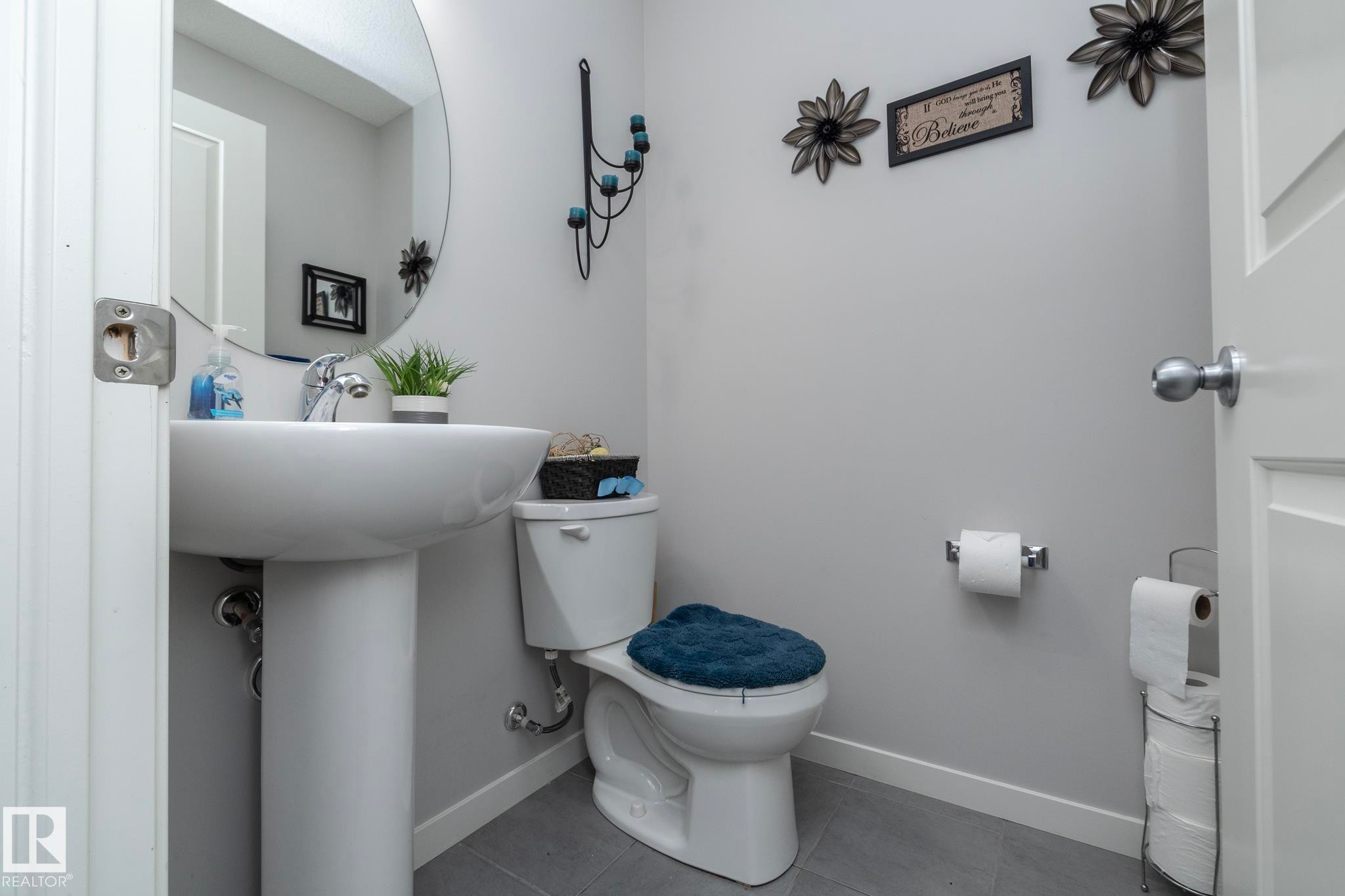 7712 Eifert Crescent, Edmonton, AB - Indoor Photo Showing Bathroom