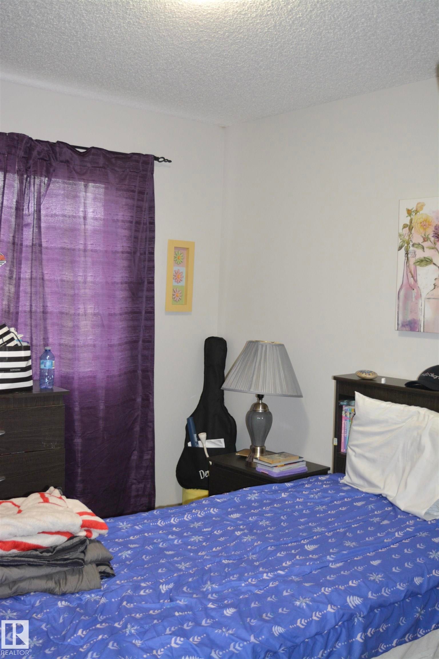 7712 Eifert Crescent, Edmonton, AB - Indoor Photo Showing Bedroom