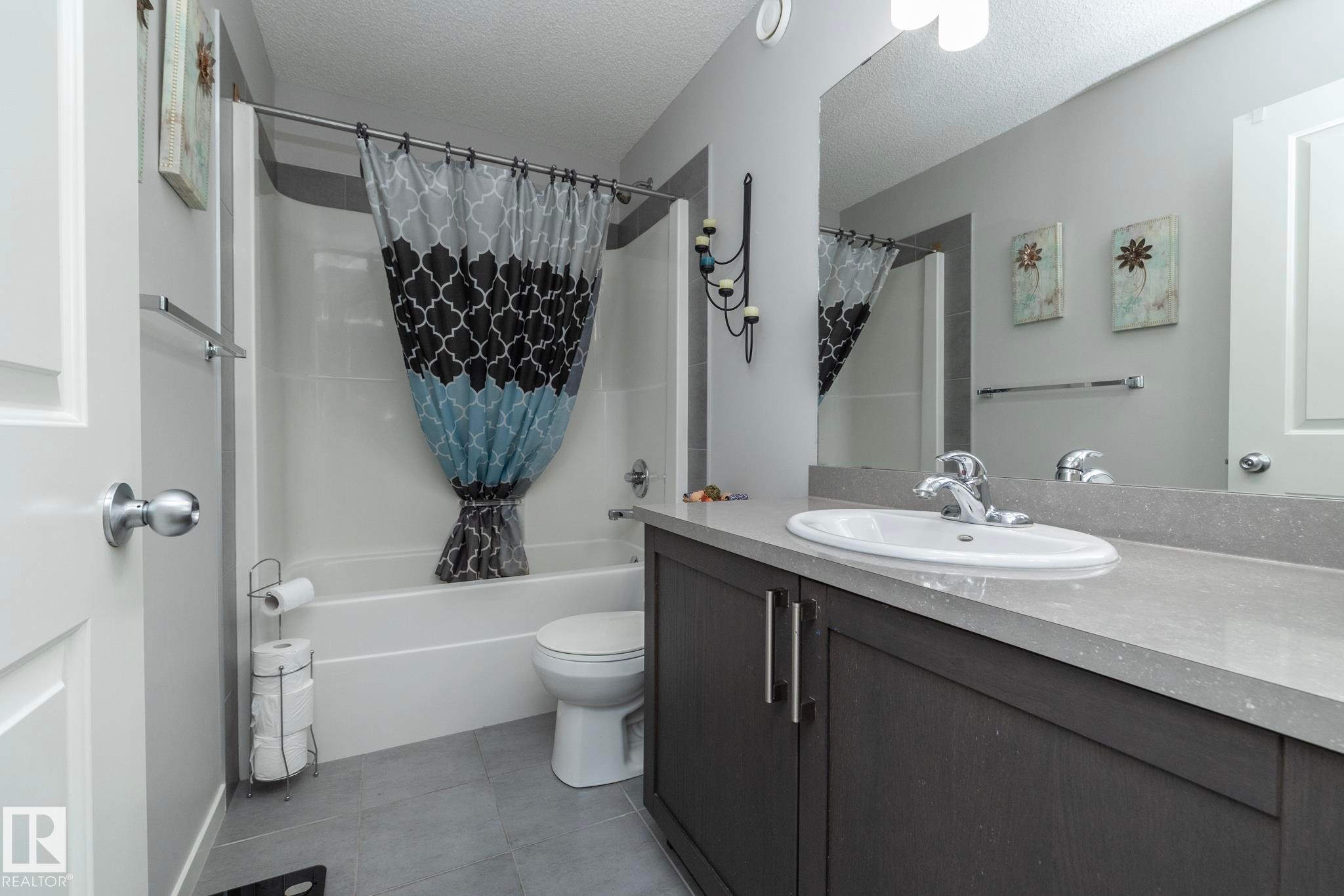 7712 Eifert Crescent, Edmonton, AB - Indoor Photo Showing Bathroom