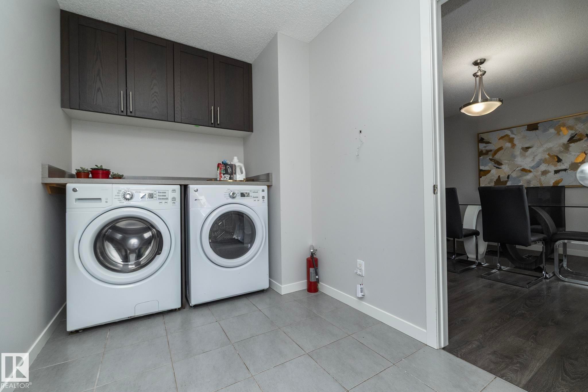 7712 Eifert Crescent, Edmonton, AB - Indoor Photo Showing Laundry Room