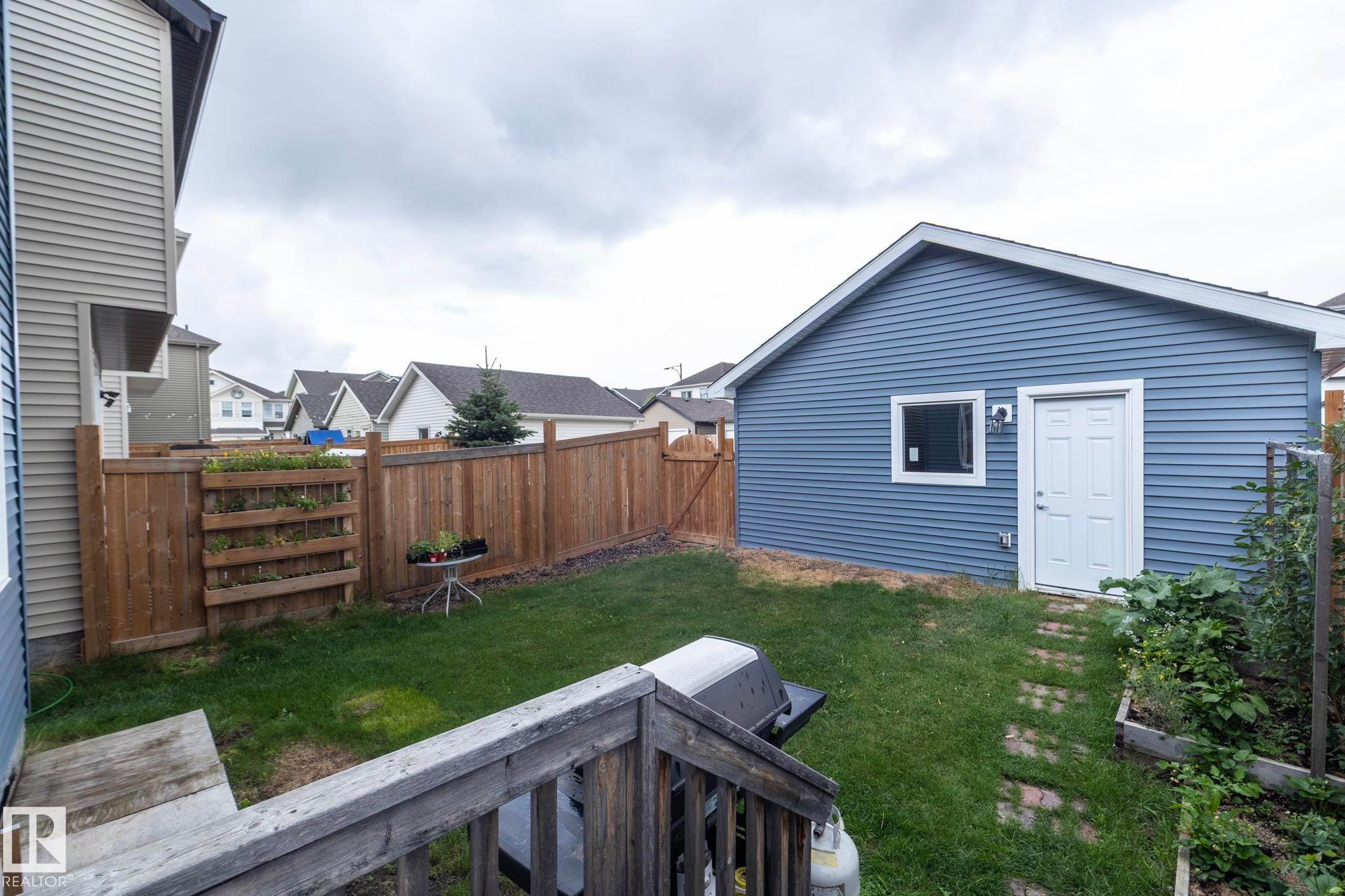 7712 Eifert Crescent, Edmonton, AB - Outdoor