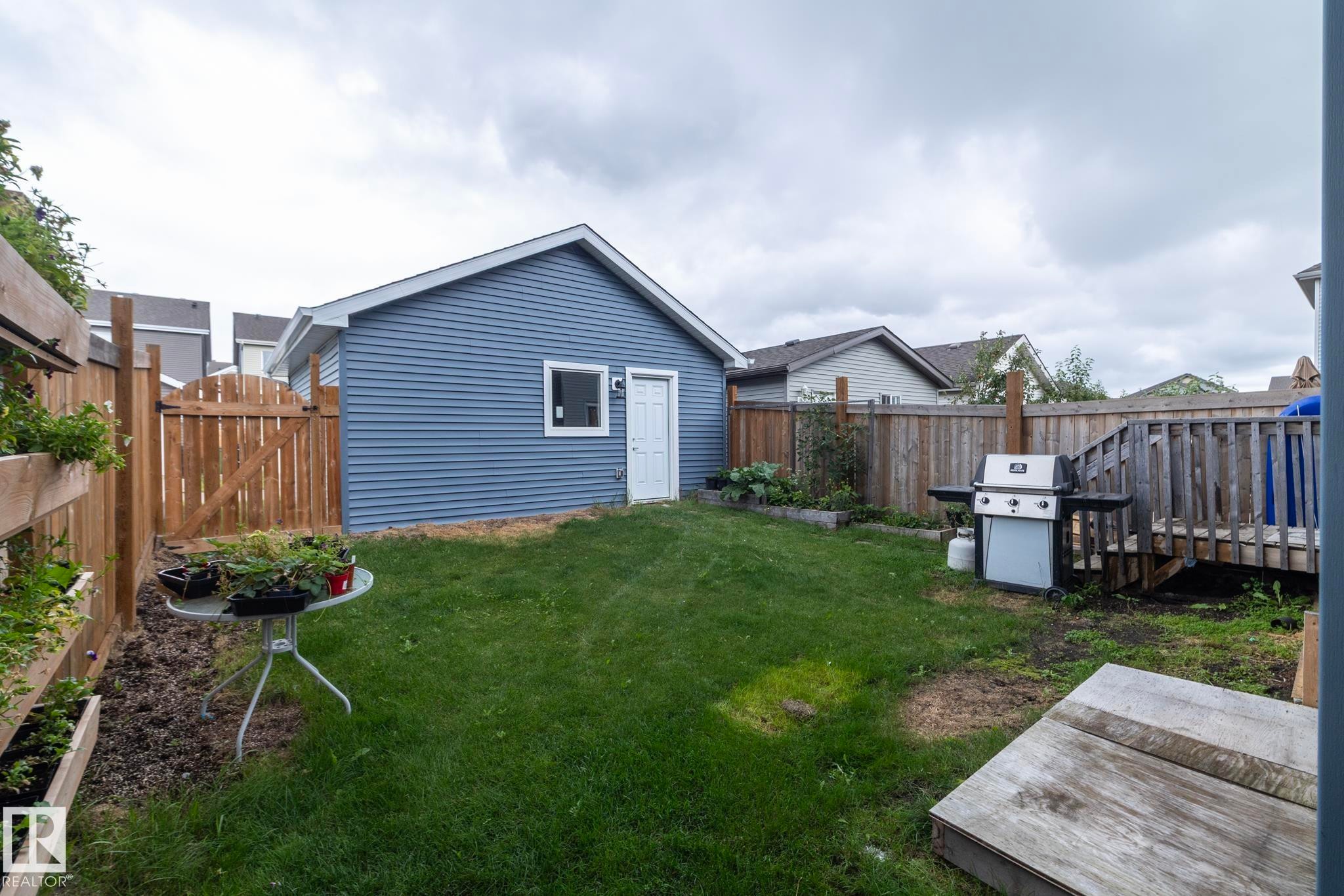 7712 Eifert Crescent, Edmonton, AB - Outdoor