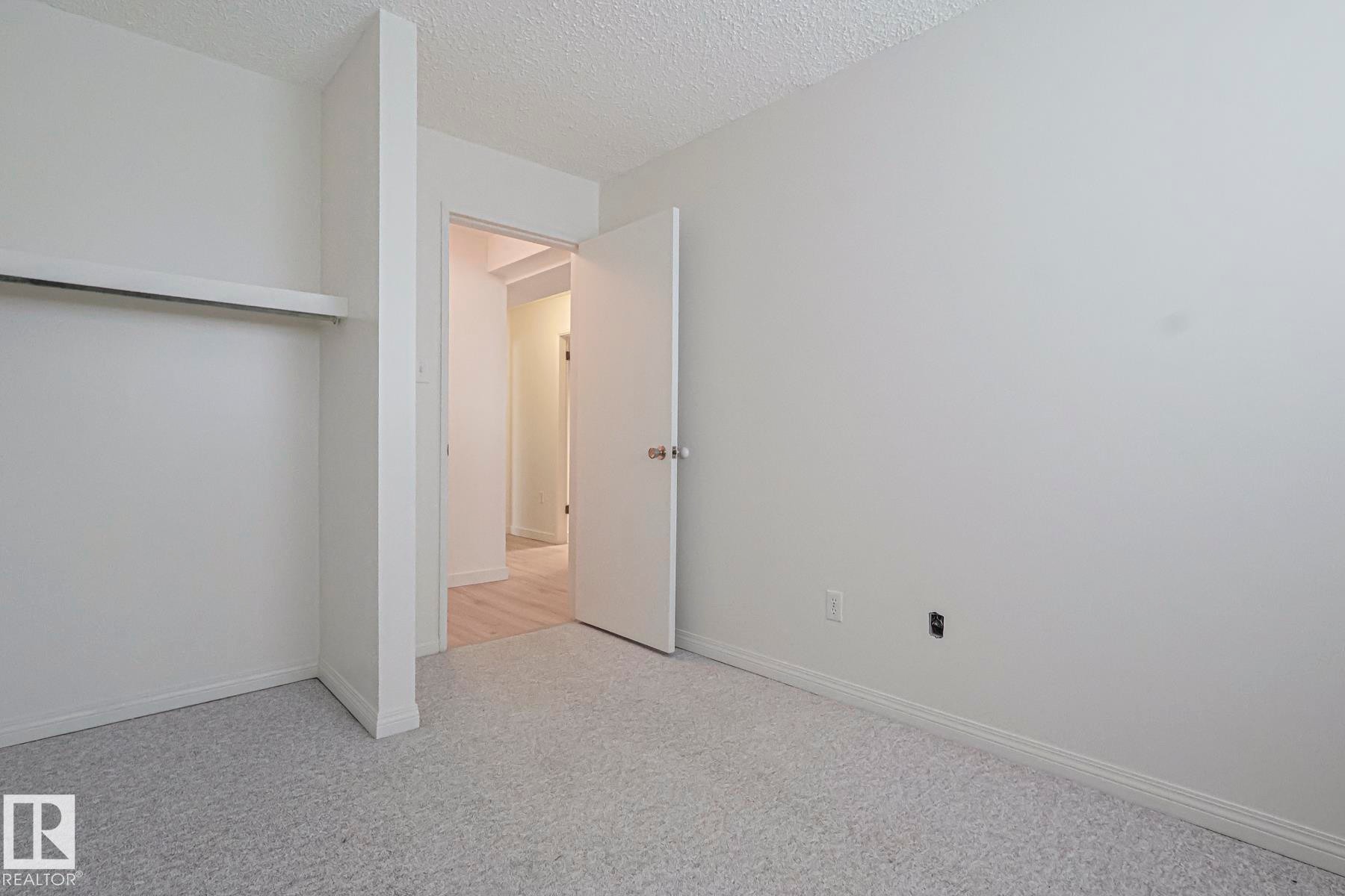 Edmonton, AB - Indoor Photo Showing Other Room