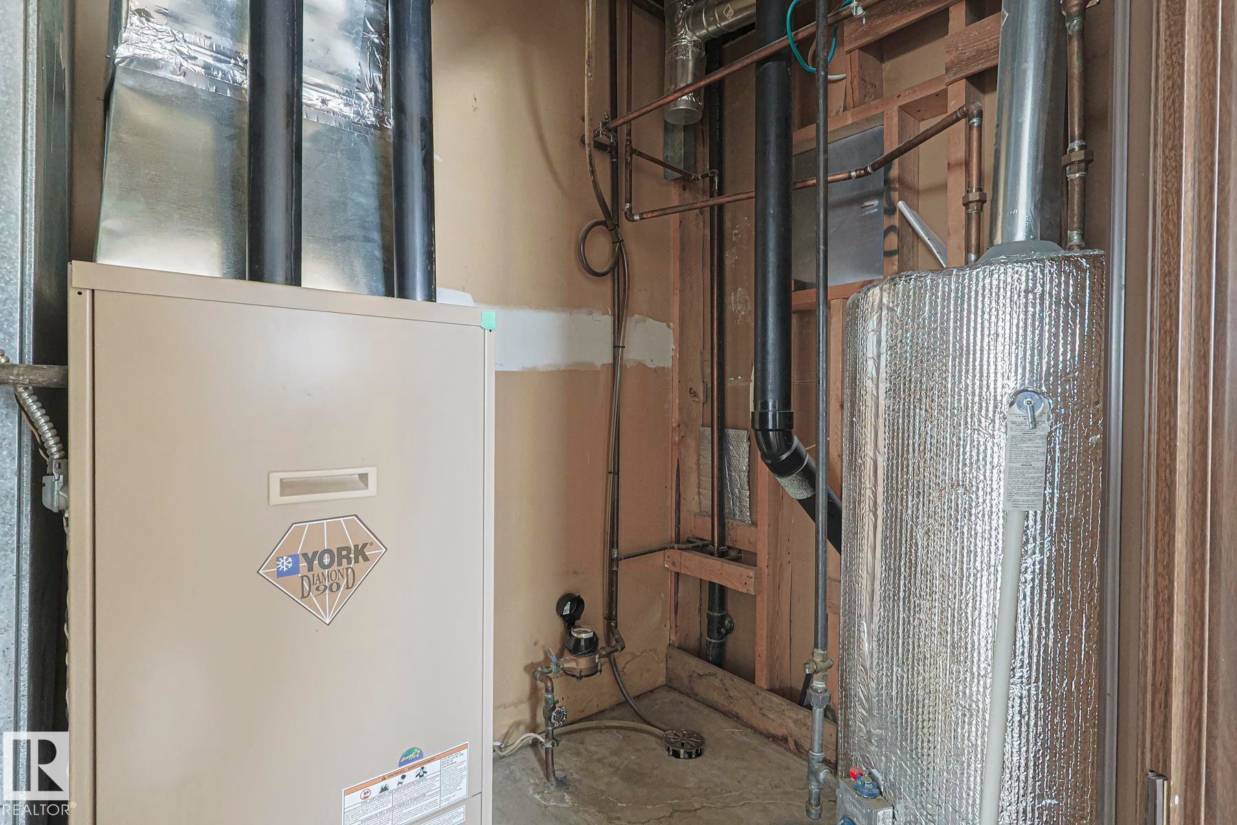 Edmonton, AB - Indoor