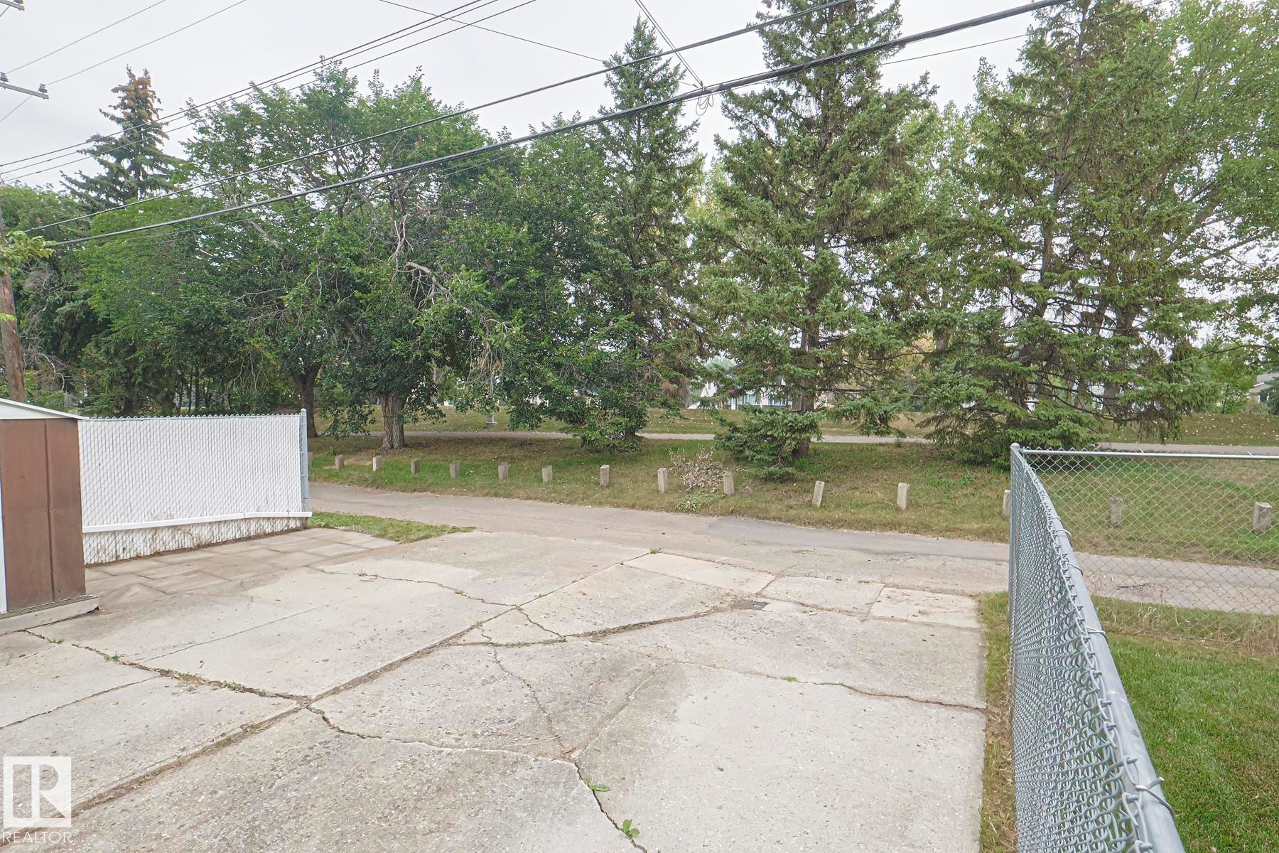 Edmonton, AB - Outdoor