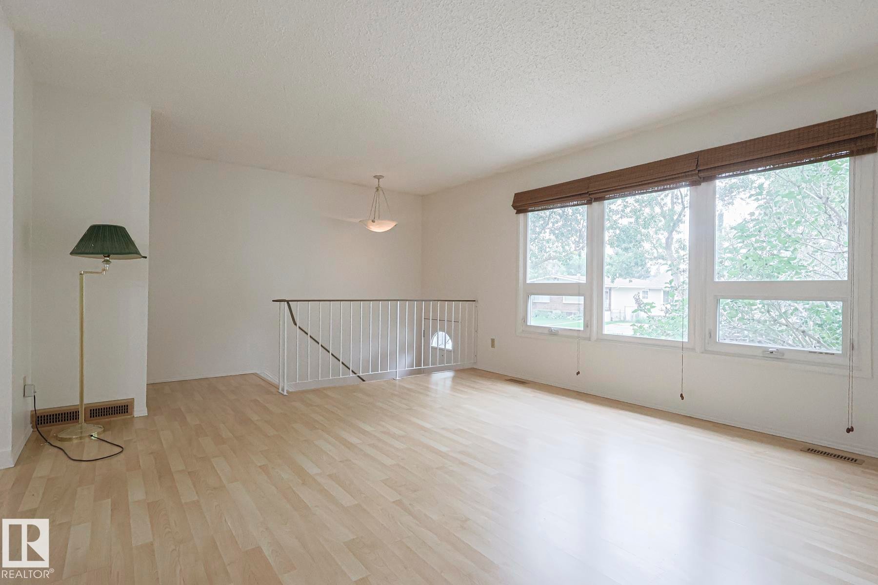 Edmonton, AB - Indoor Photo Showing Other Room