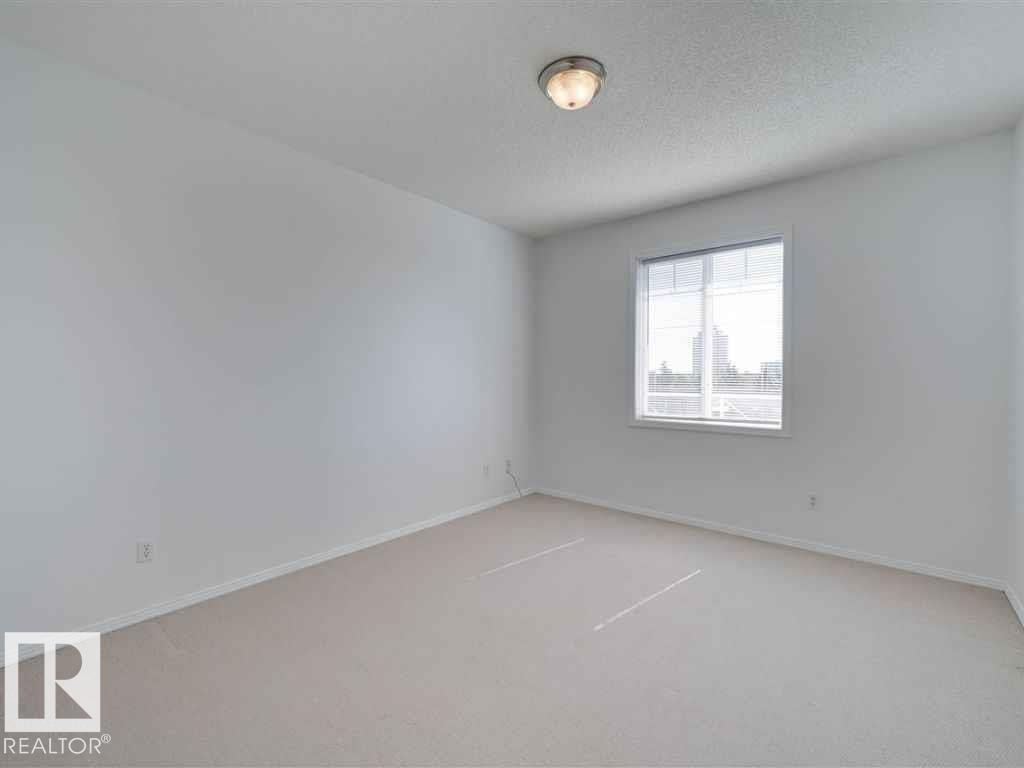 Edmonton, AB - Indoor Photo Showing Other Room