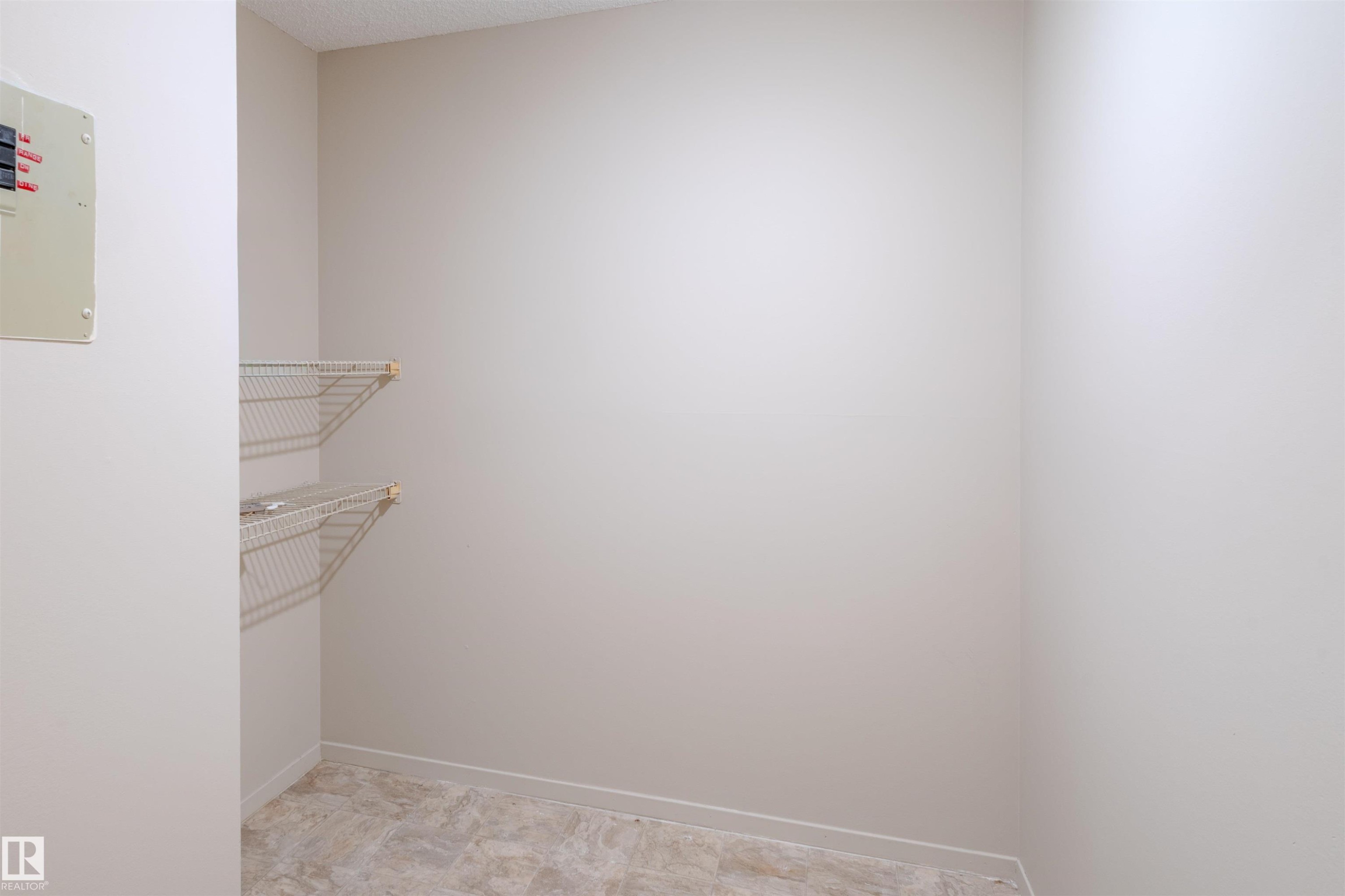311 2624 Mill Woods Road E, Edmonton, AB - Indoor With Storage