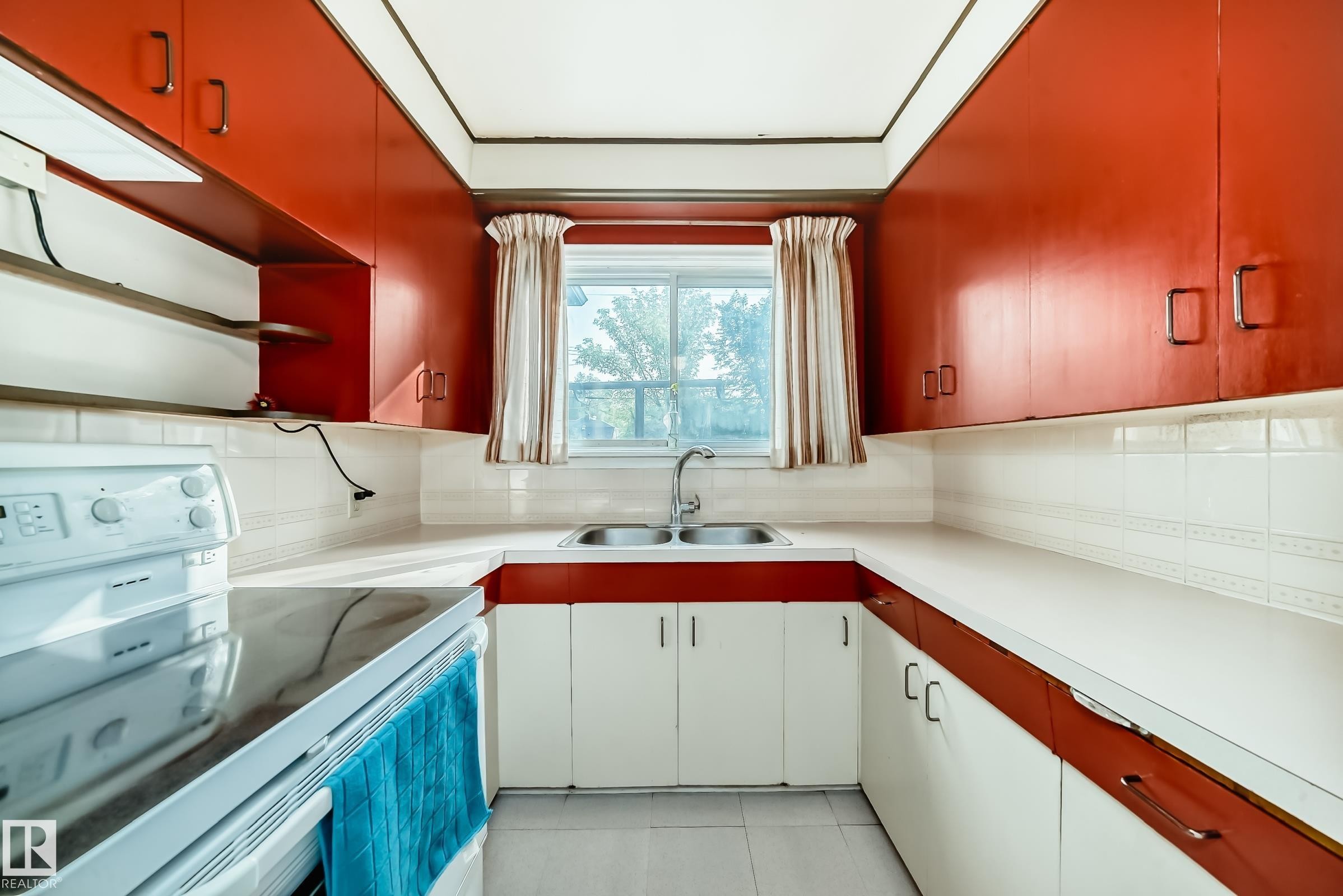 11233 95 Street, Edmonton, AB - Indoor Photo Showing Kitchen With Double Sink