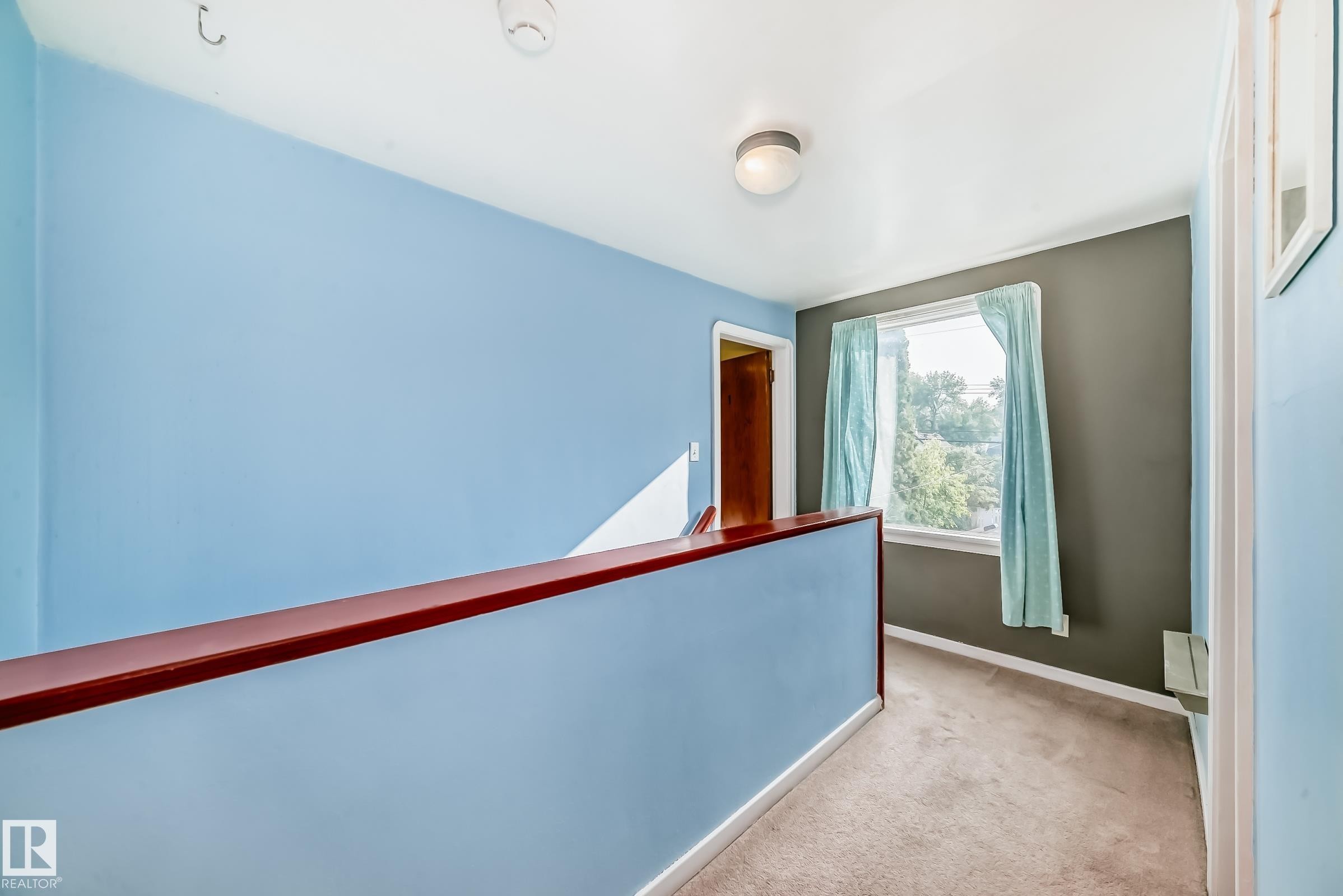 11233 95 Street, Edmonton, AB - Indoor Photo Showing Other Room