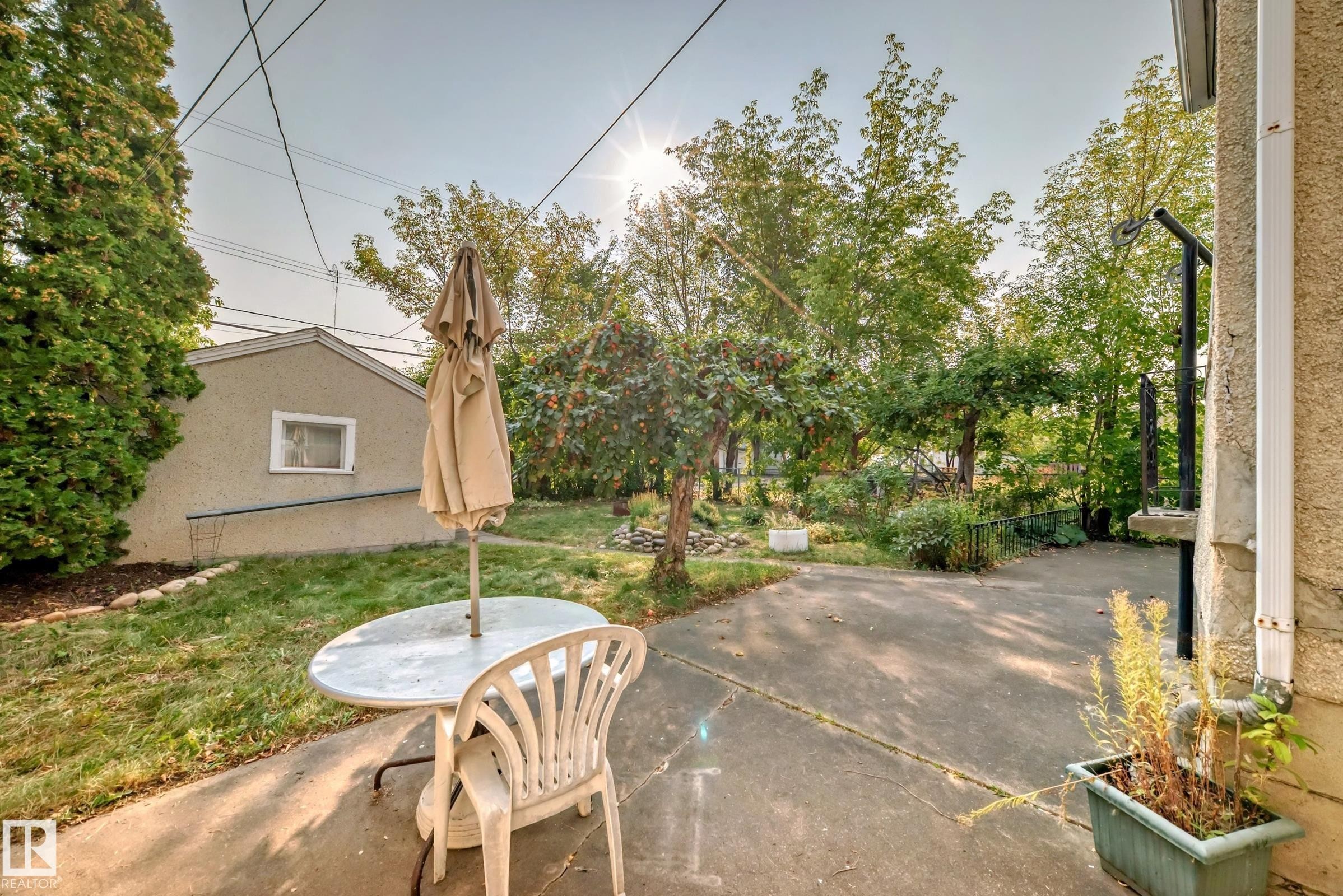 11233 95 Street, Edmonton, AB - Outdoor