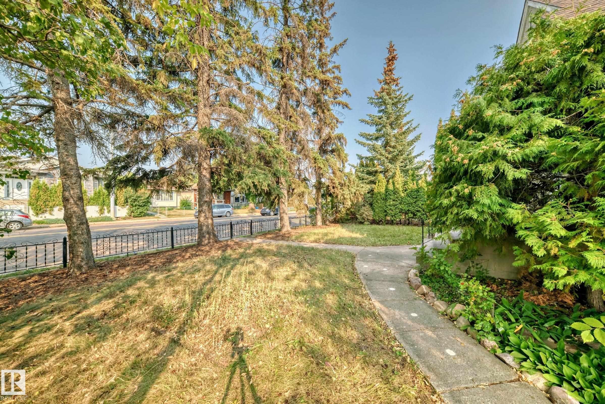 11233 95 Street, Edmonton, AB - Outdoor