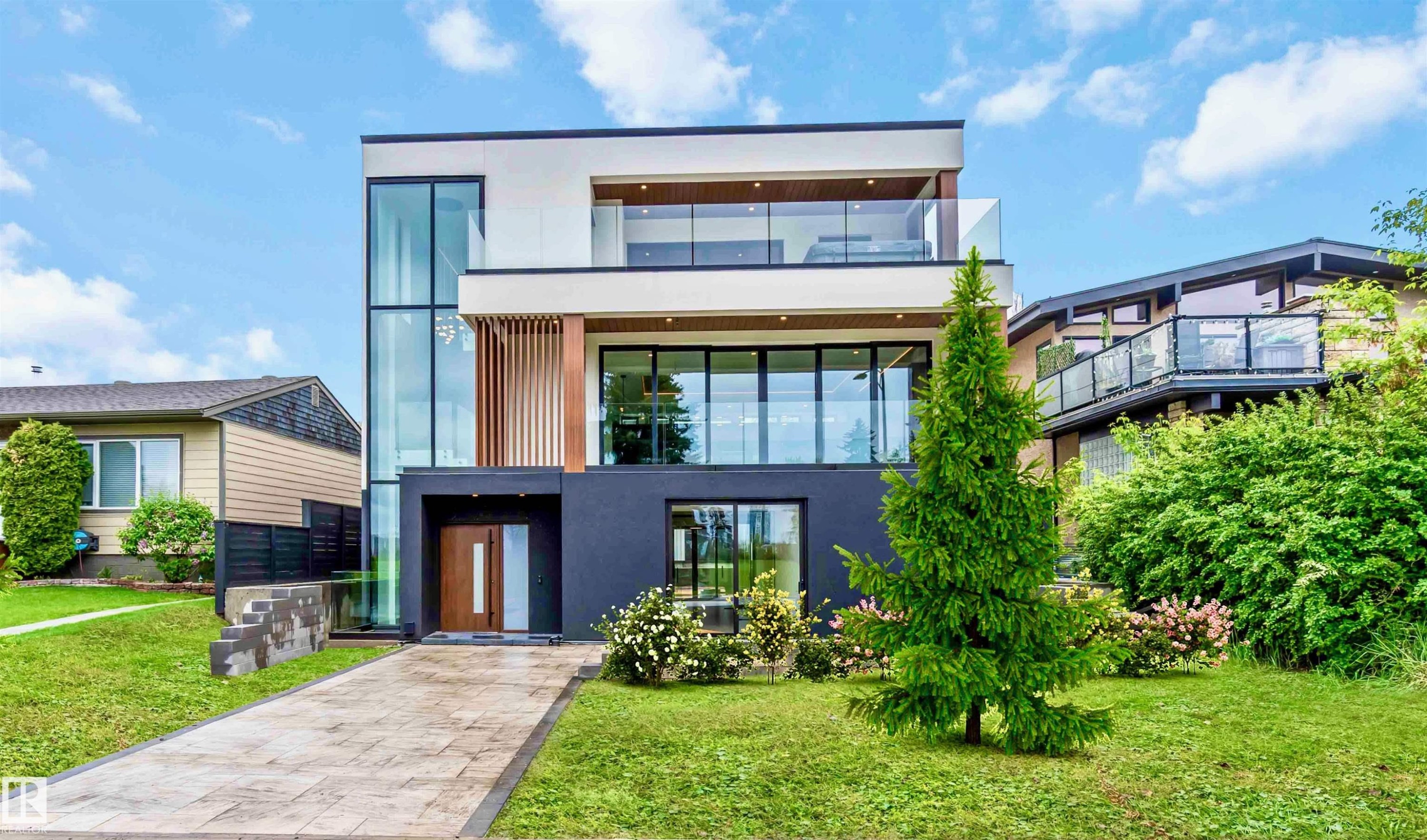 8915 Strathearn Drive, Edmonton, AB - Outdoor