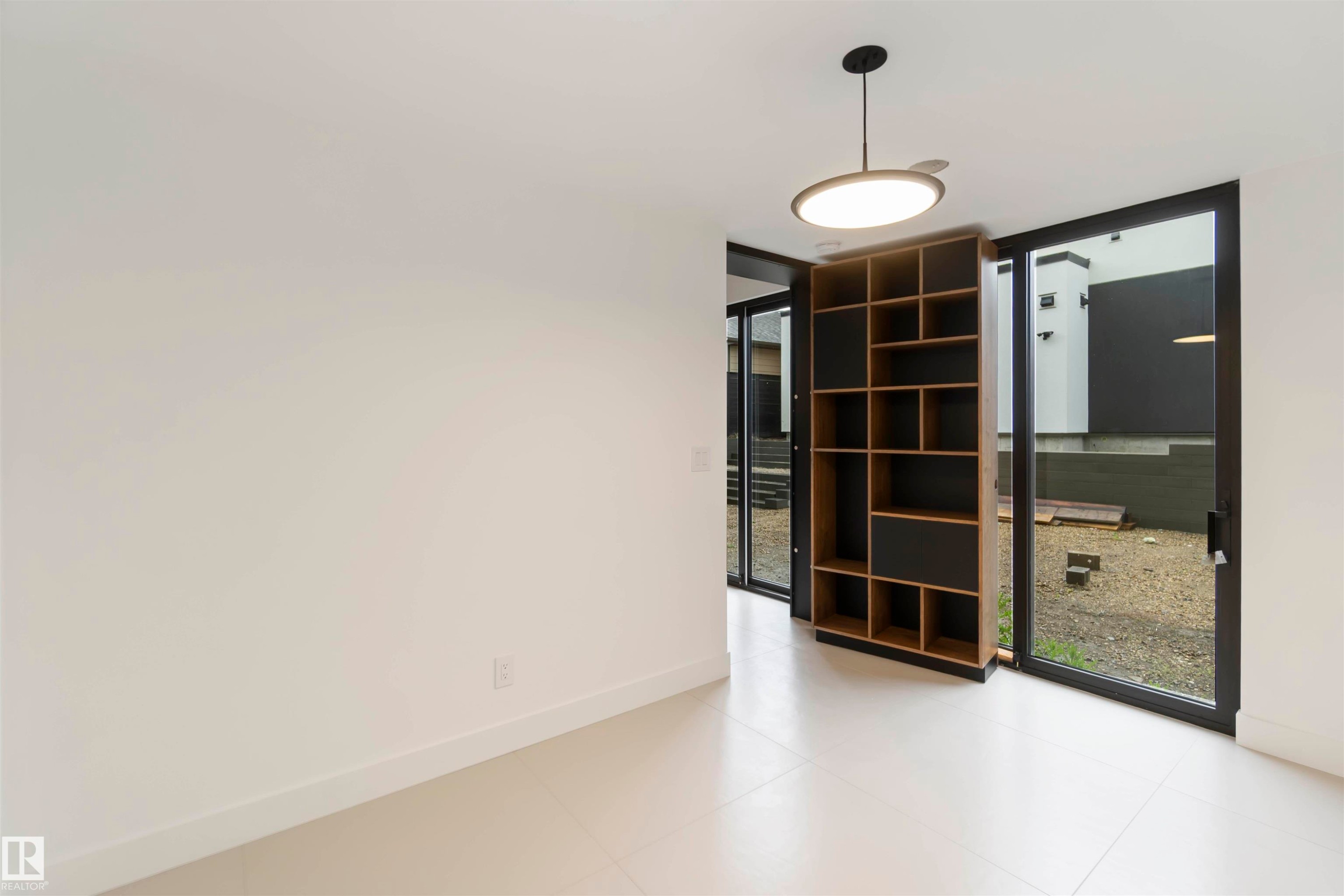 8915 Strathearn Drive, Edmonton, AB - Indoor Photo Showing Other Room