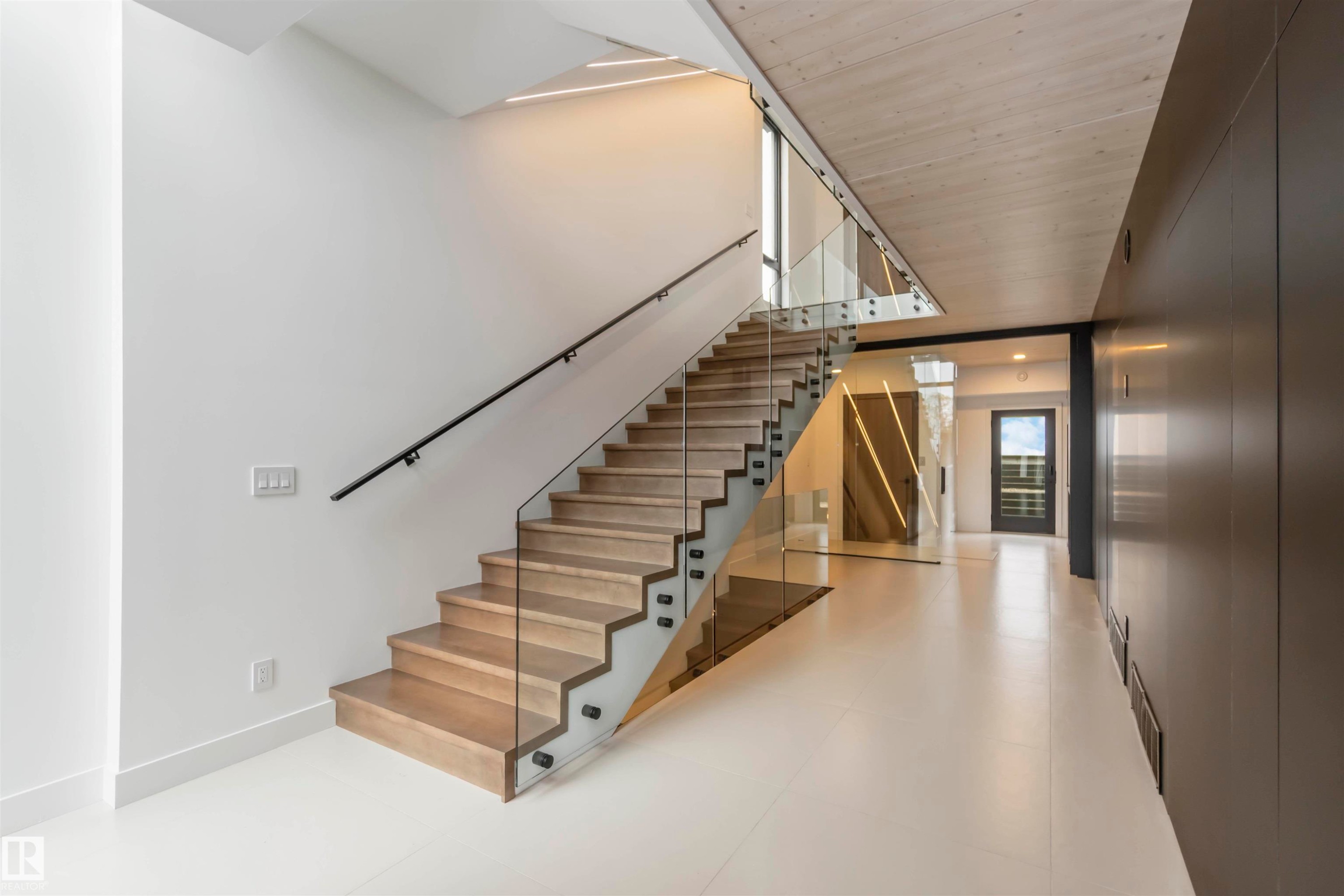 8915 Strathearn Drive, Edmonton, AB - Indoor Photo Showing Other Room