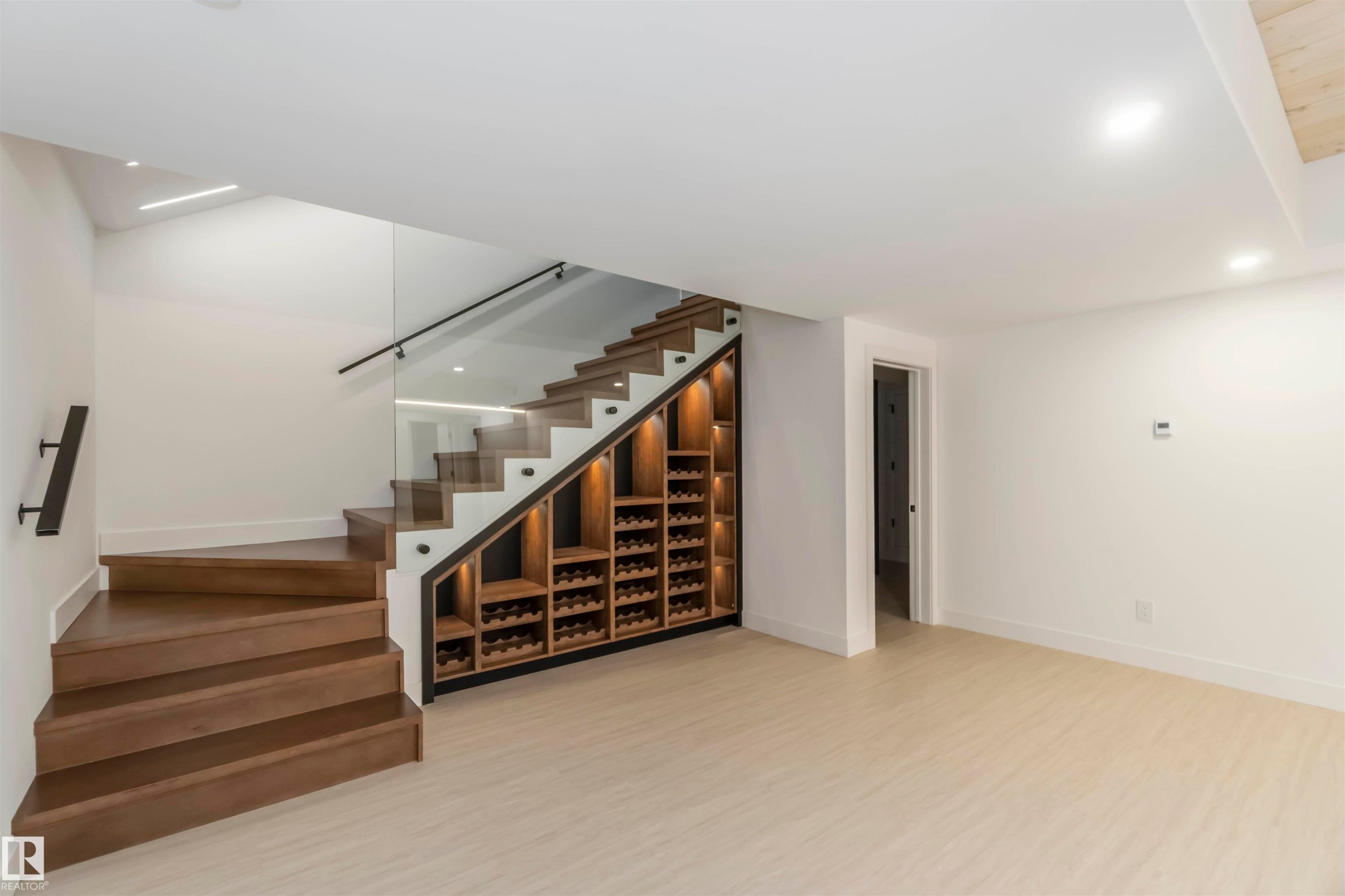 8915 Strathearn Drive, Edmonton, AB - Indoor Photo Showing Other Room