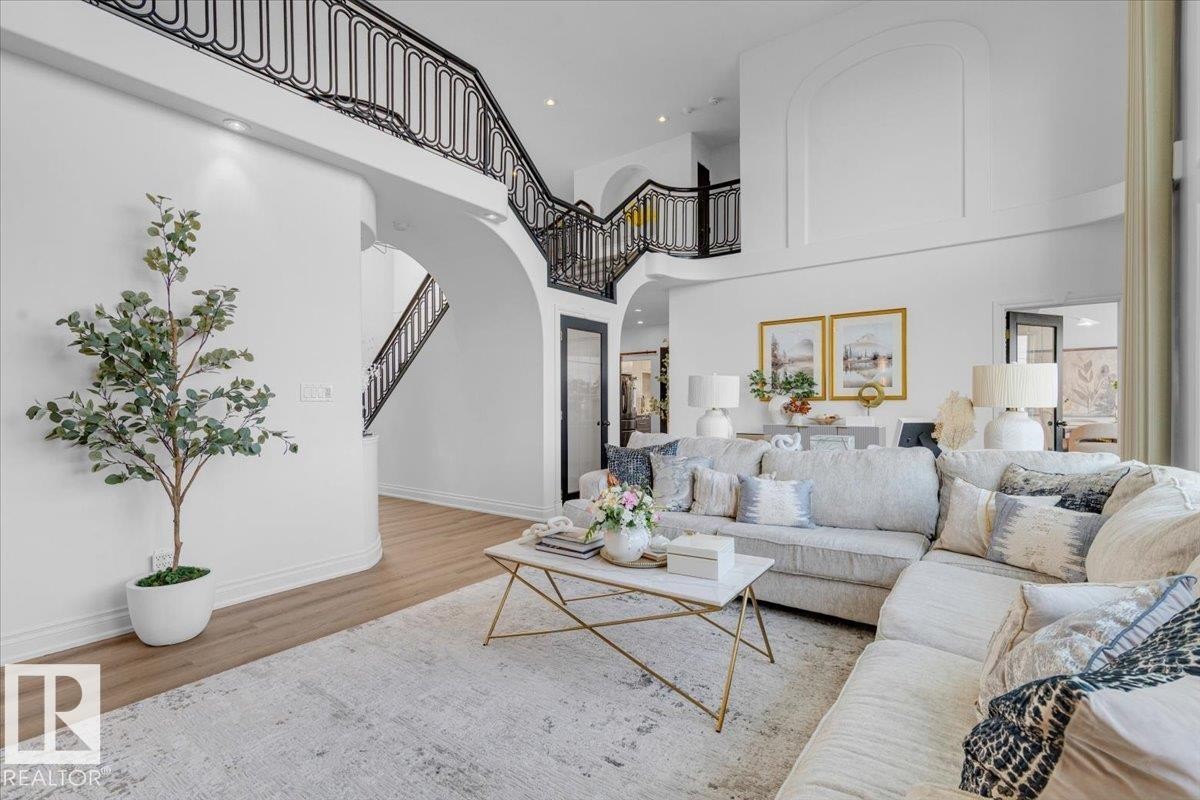 138 Twin Brooks Cove, Edmonton, AB - Indoor Photo Showing Living Room