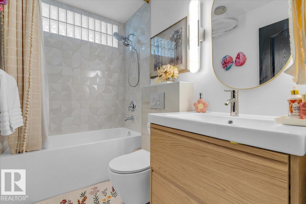 138 Twin Brooks Cove, Edmonton, AB - Indoor Photo Showing Bathroom