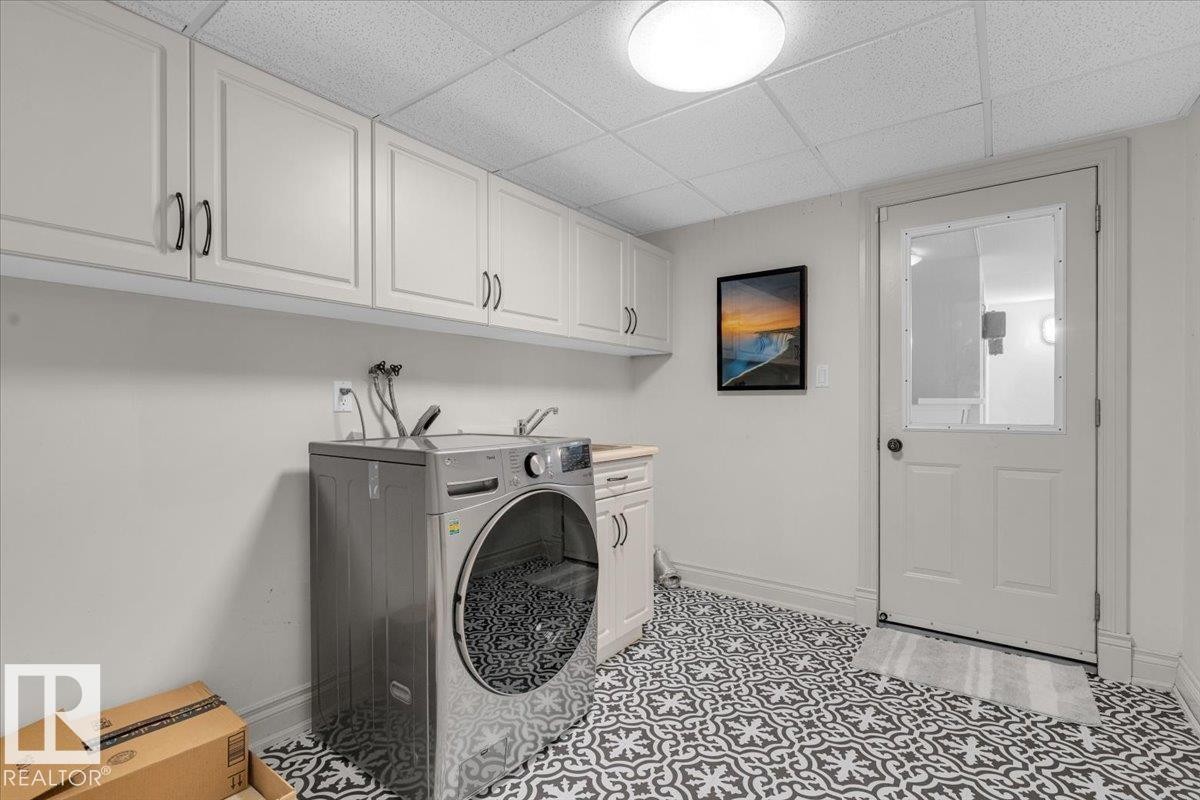 138 Twin Brooks Cove, Edmonton, AB - Indoor Photo Showing Laundry Room