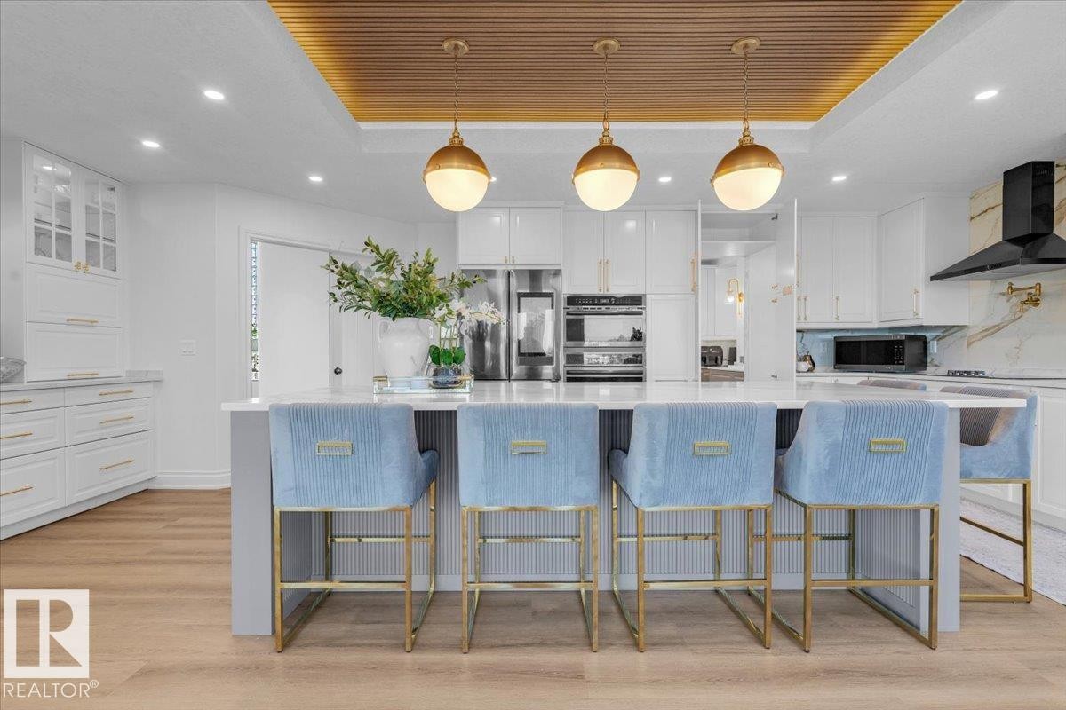 138 Twin Brooks Cove, Edmonton, AB - Indoor Photo Showing Kitchen With Upgraded Kitchen