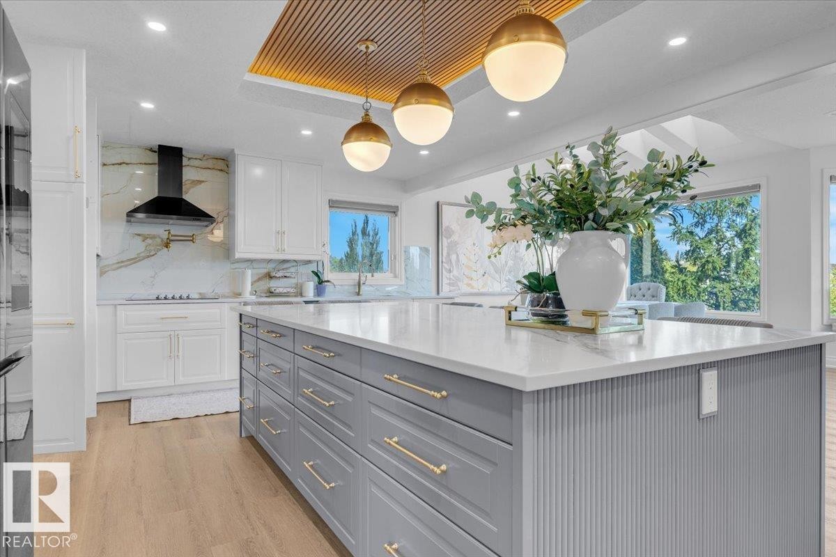 138 Twin Brooks Cove, Edmonton, AB - Indoor Photo Showing Kitchen