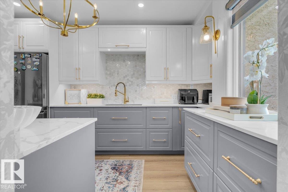 138 Twin Brooks Cove, Edmonton, AB - Indoor Photo Showing Kitchen