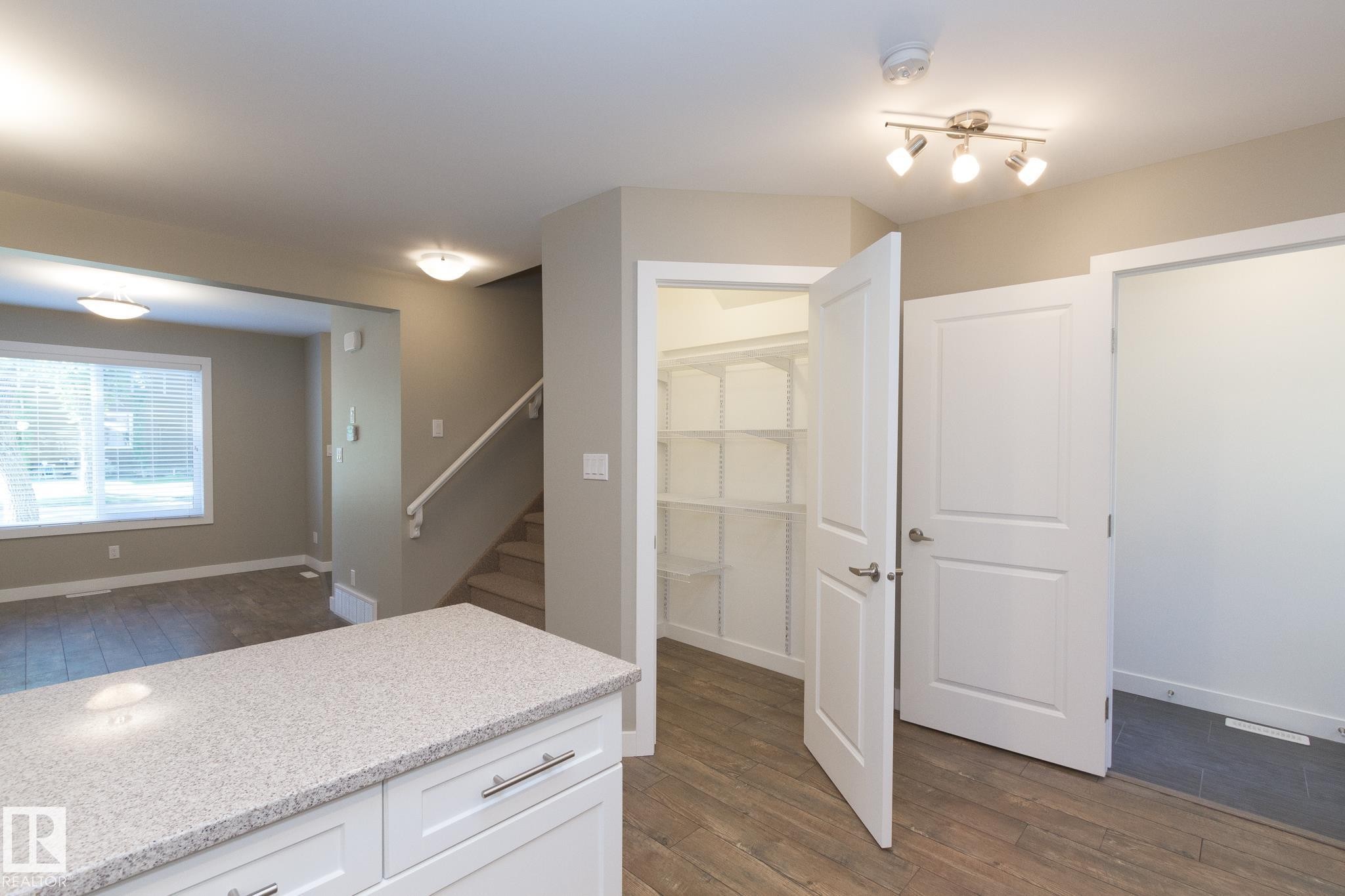 12504 119 Avenue, Edmonton, AB - Indoor Photo Showing Other Room