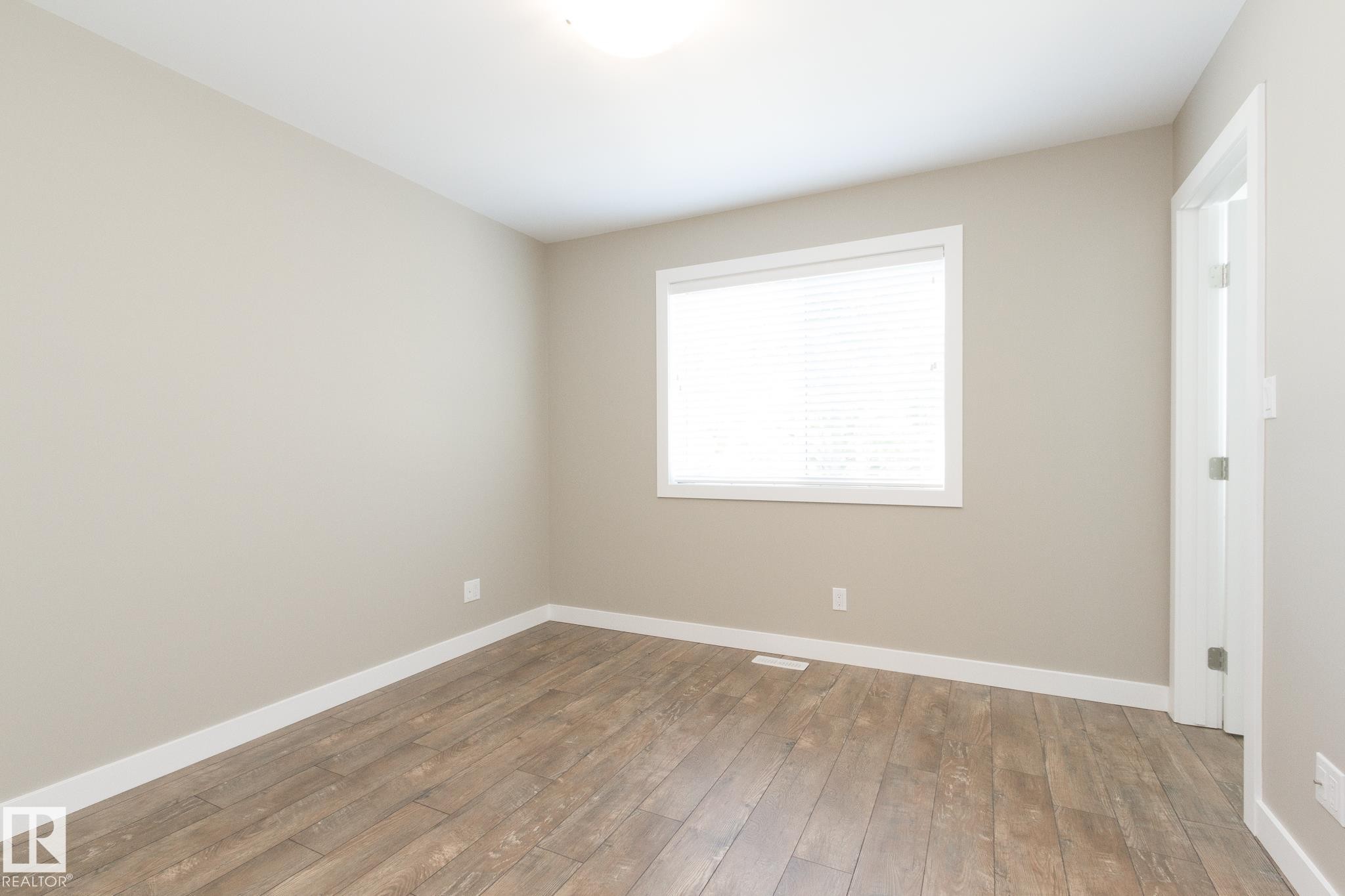 12504 119 Avenue, Edmonton, AB - Indoor Photo Showing Other Room