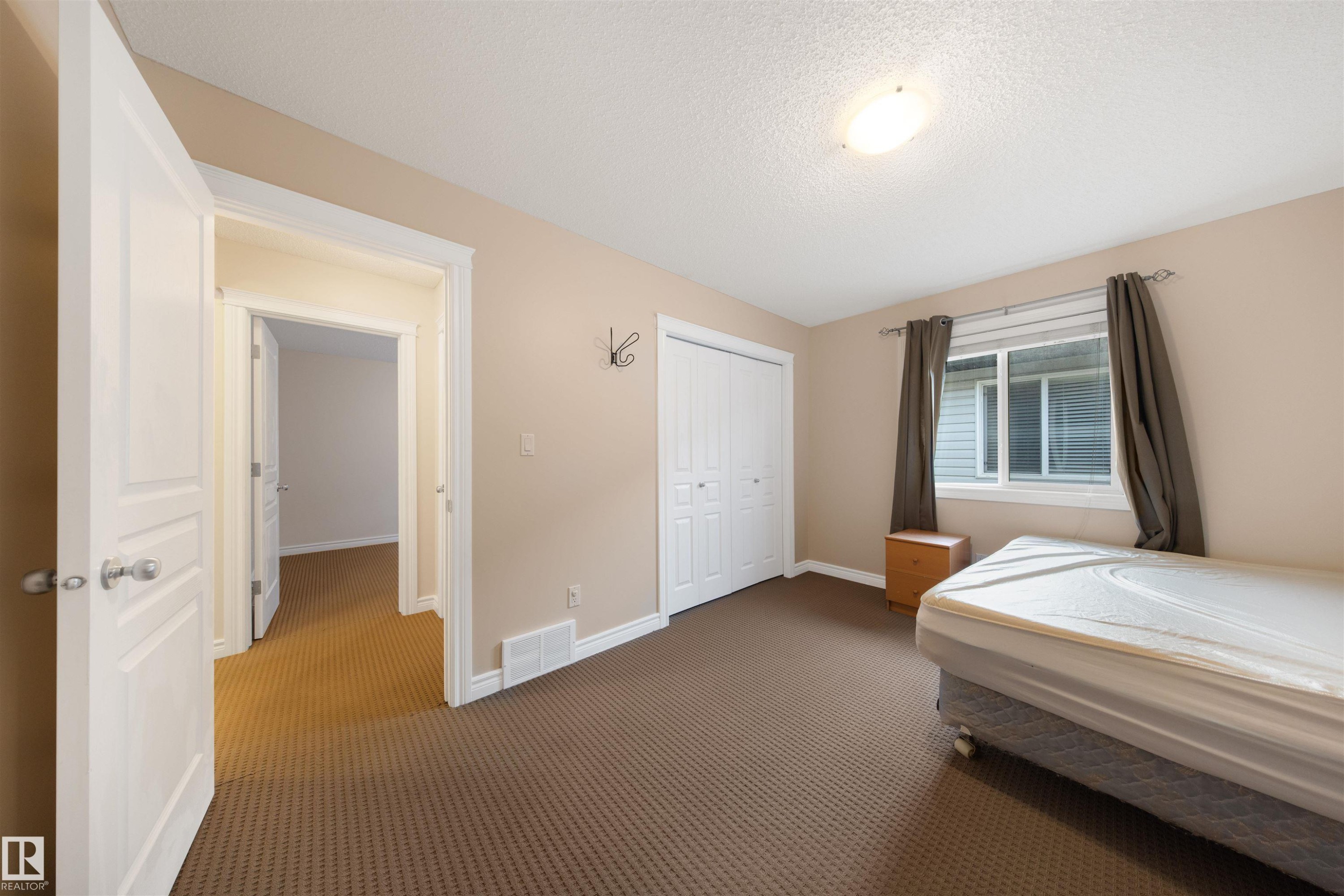 2708 Miles Place, Edmonton, AB - Indoor Photo Showing Bedroom