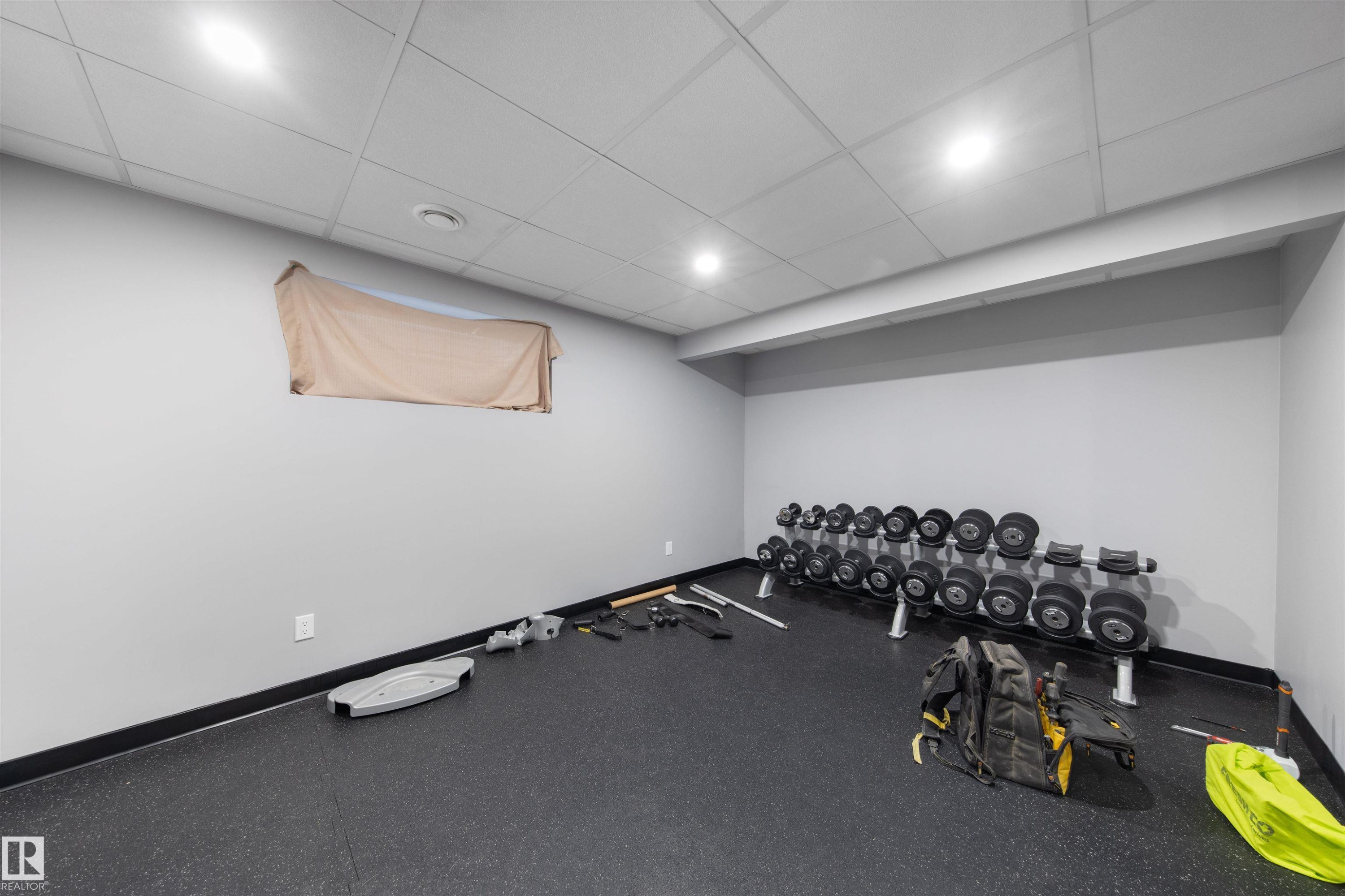 2708 Miles Place, Edmonton, AB - Indoor