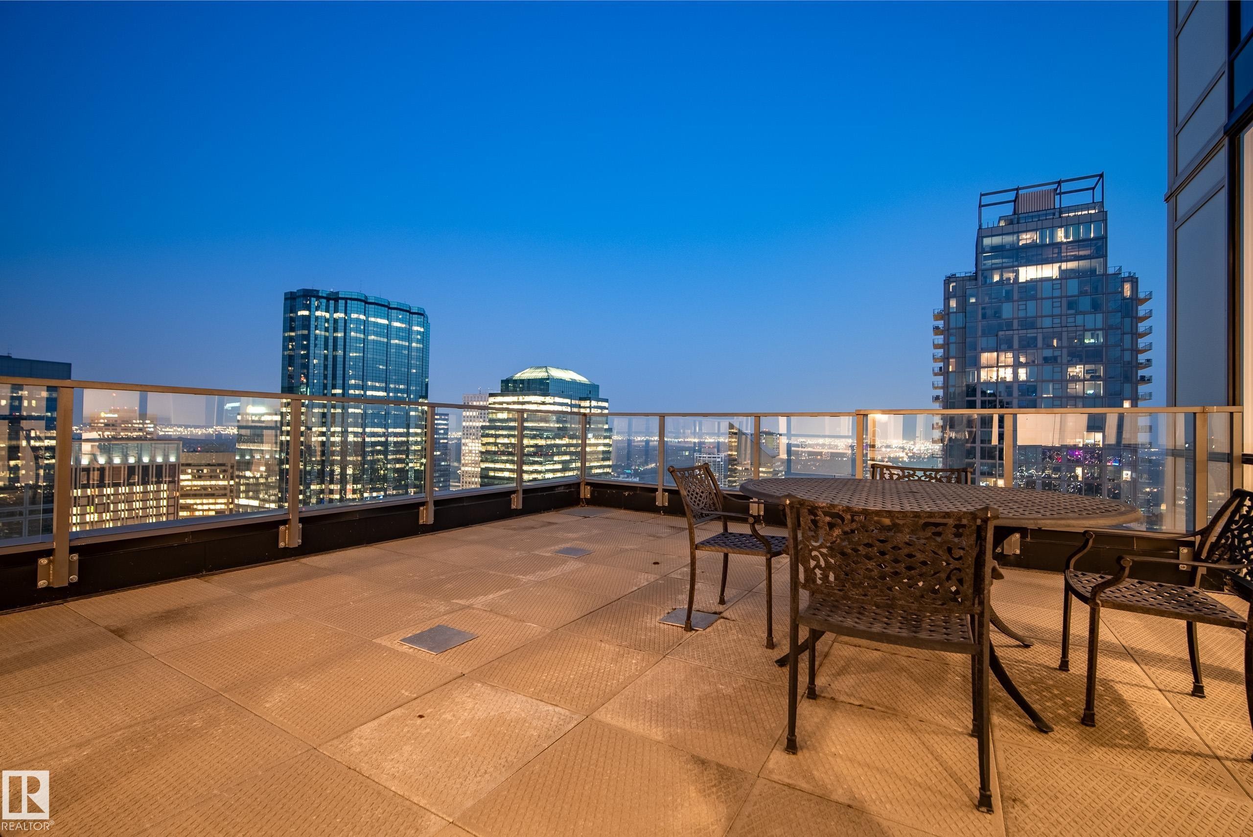 2901 10238 103 Street, Edmonton, AB - Outdoor