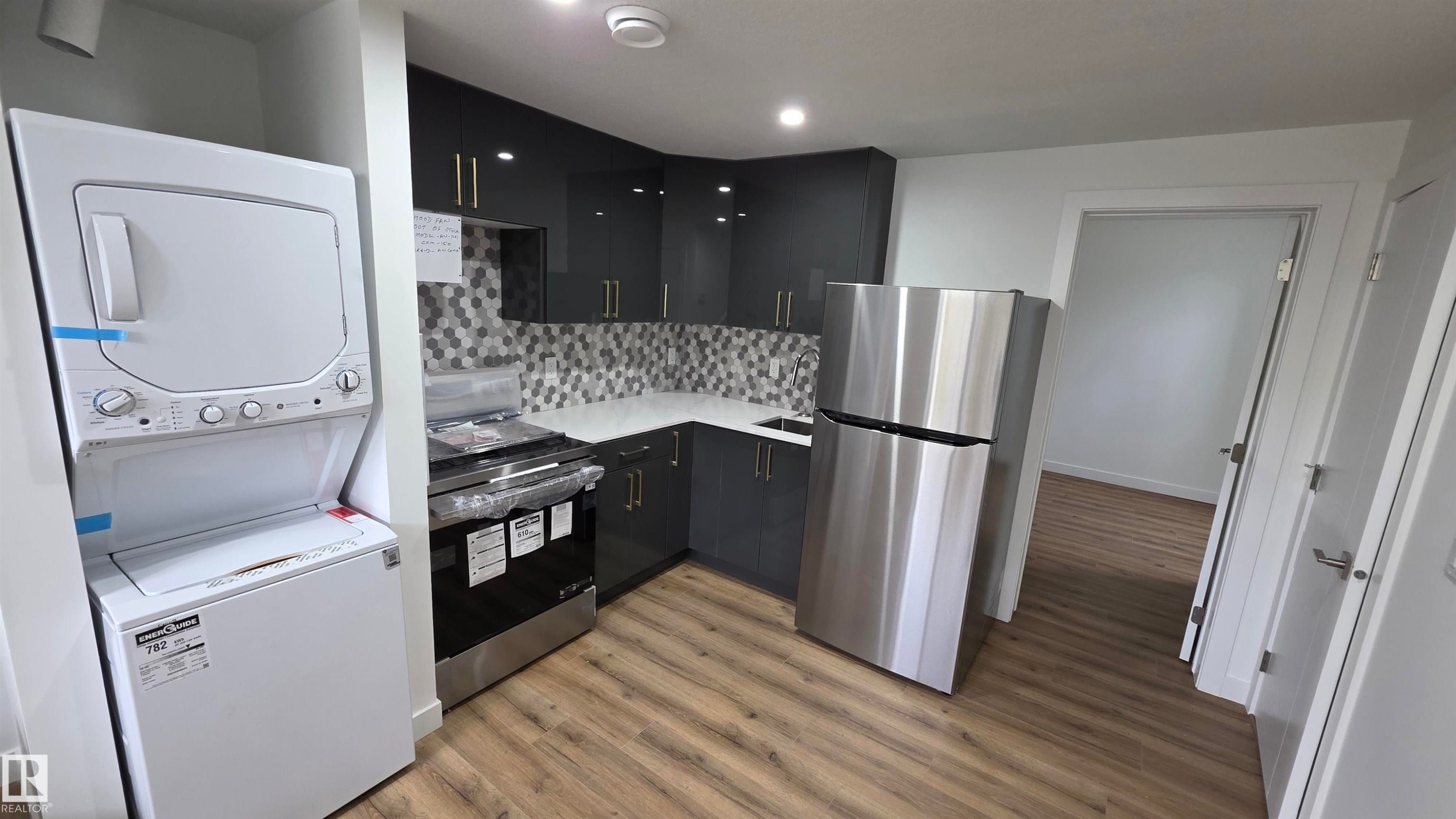 6704 109 Street, Edmonton, AB - Indoor