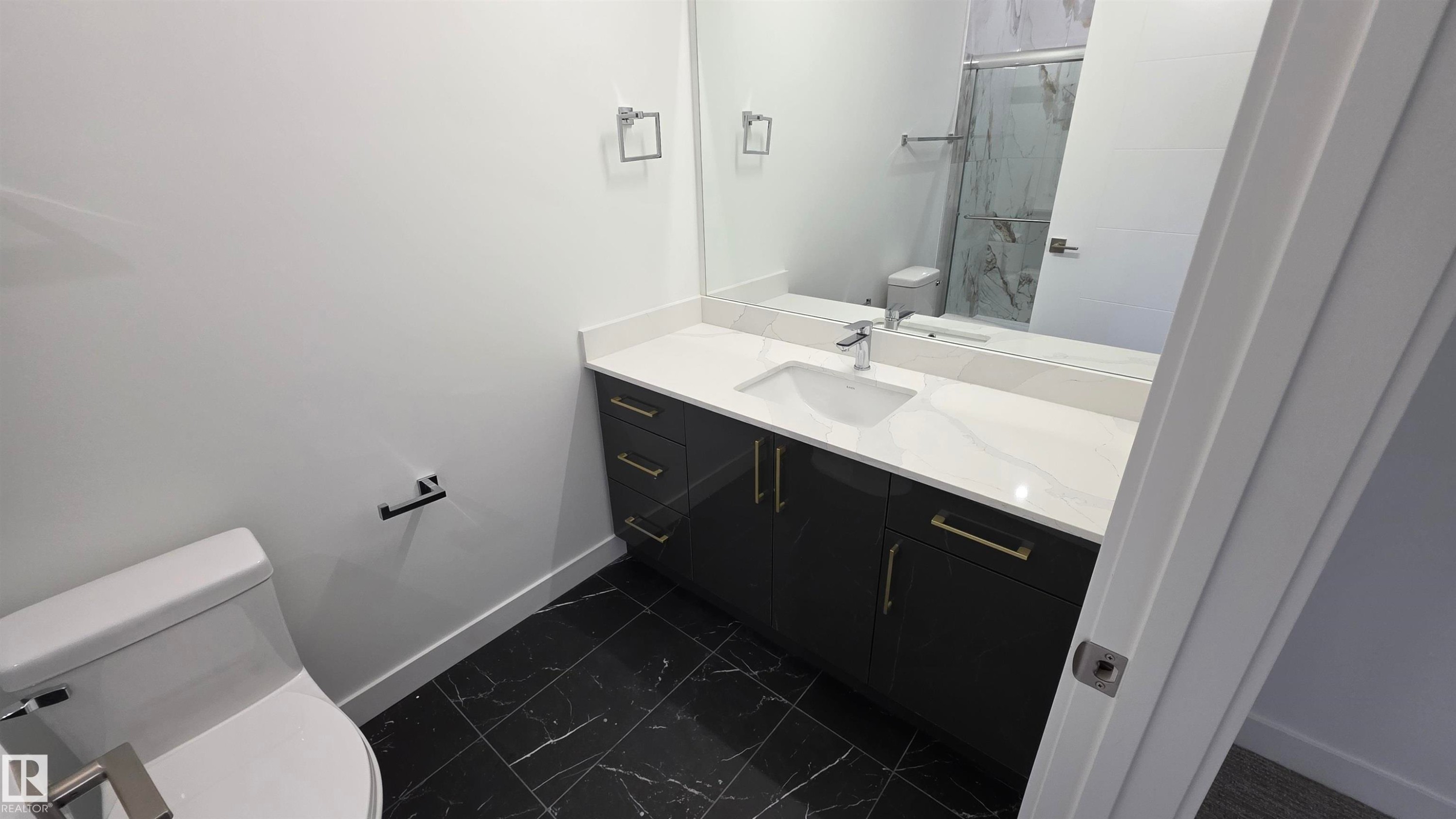 6704 109 Street, Edmonton, AB - Indoor Photo Showing Bathroom