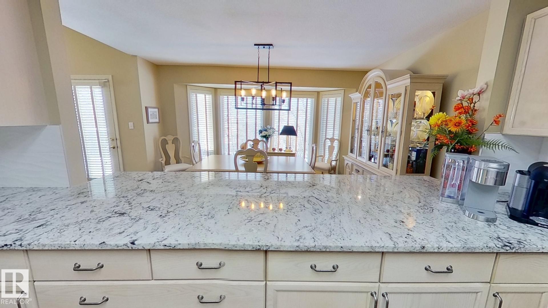 47 1130 Falconer Road, Edmonton, AB - Indoor Photo Showing Kitchen
