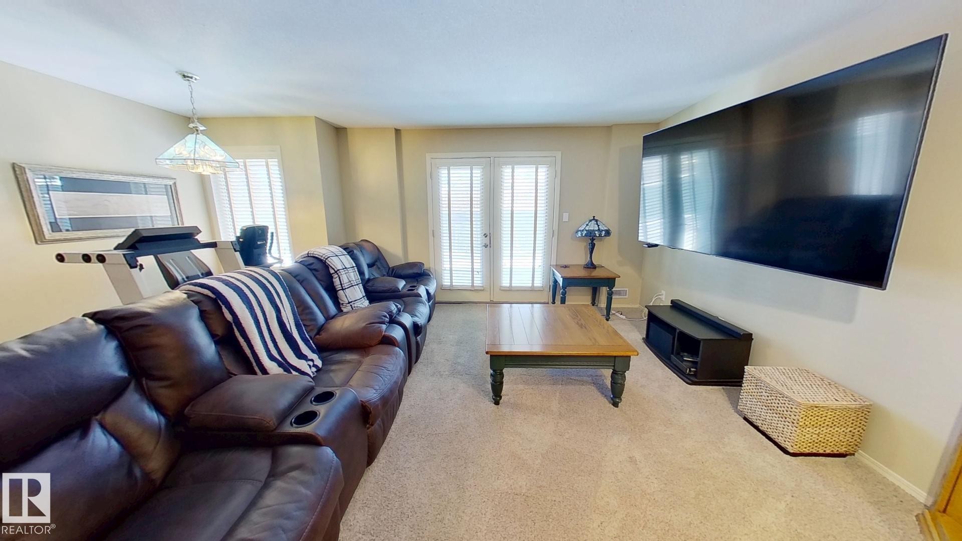 47 1130 Falconer Road, Edmonton, AB - Indoor Photo Showing Living Room