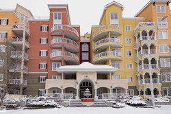 111 10333 112 Street  Edmonton, AB T5K 0B4