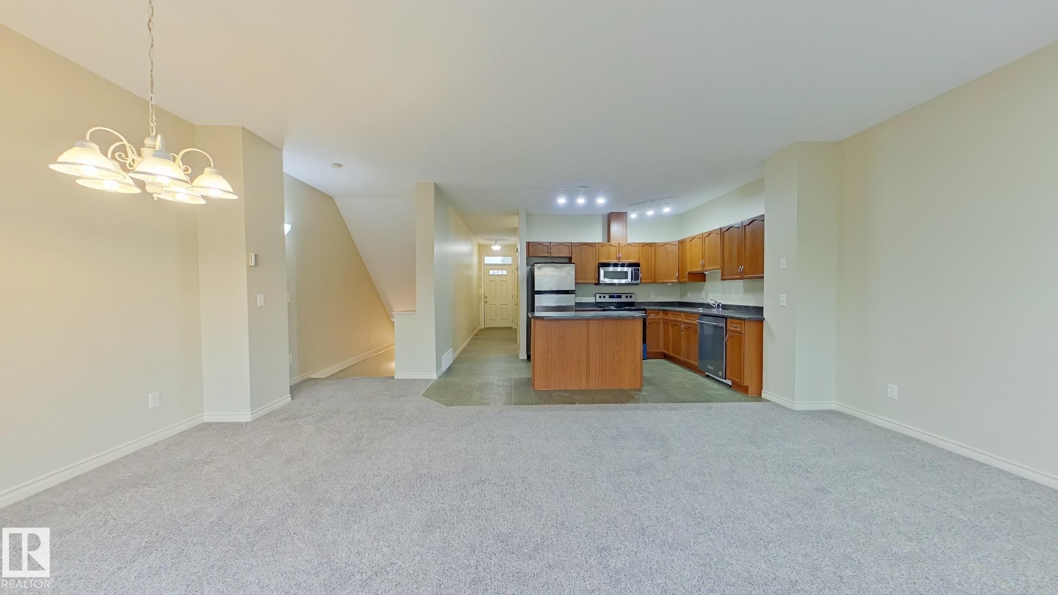 78 3010 33 Avenue, Edmonton, AB - Indoor Photo Showing Kitchen