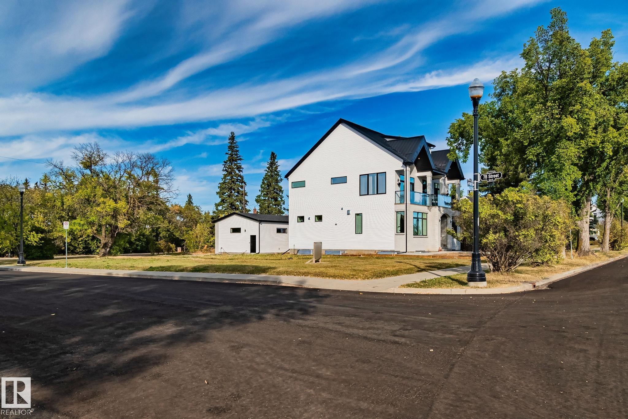 7780 Jasper Avenue, Edmonton, AB