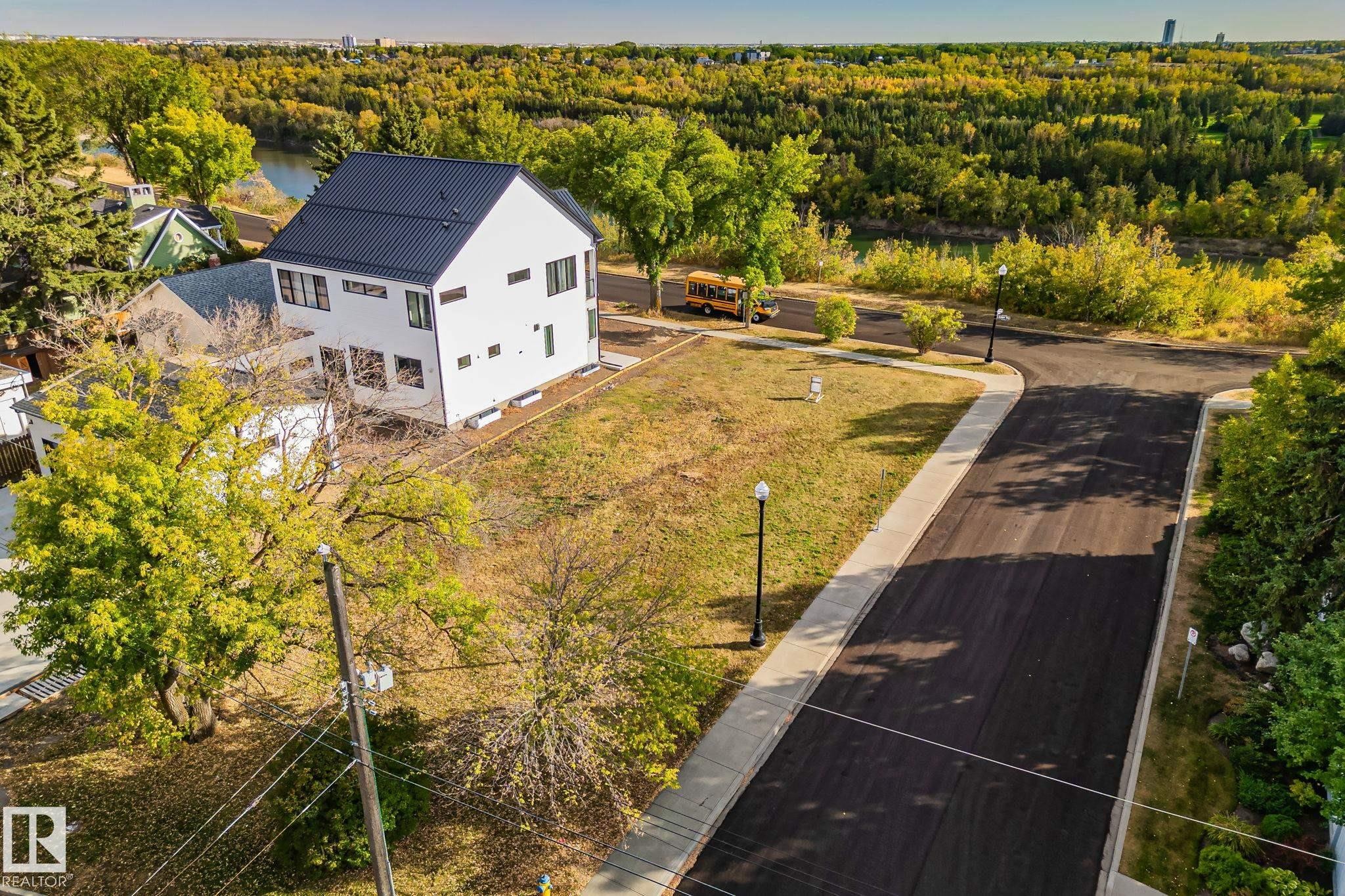 7780 Jasper Avenue, Edmonton, AB