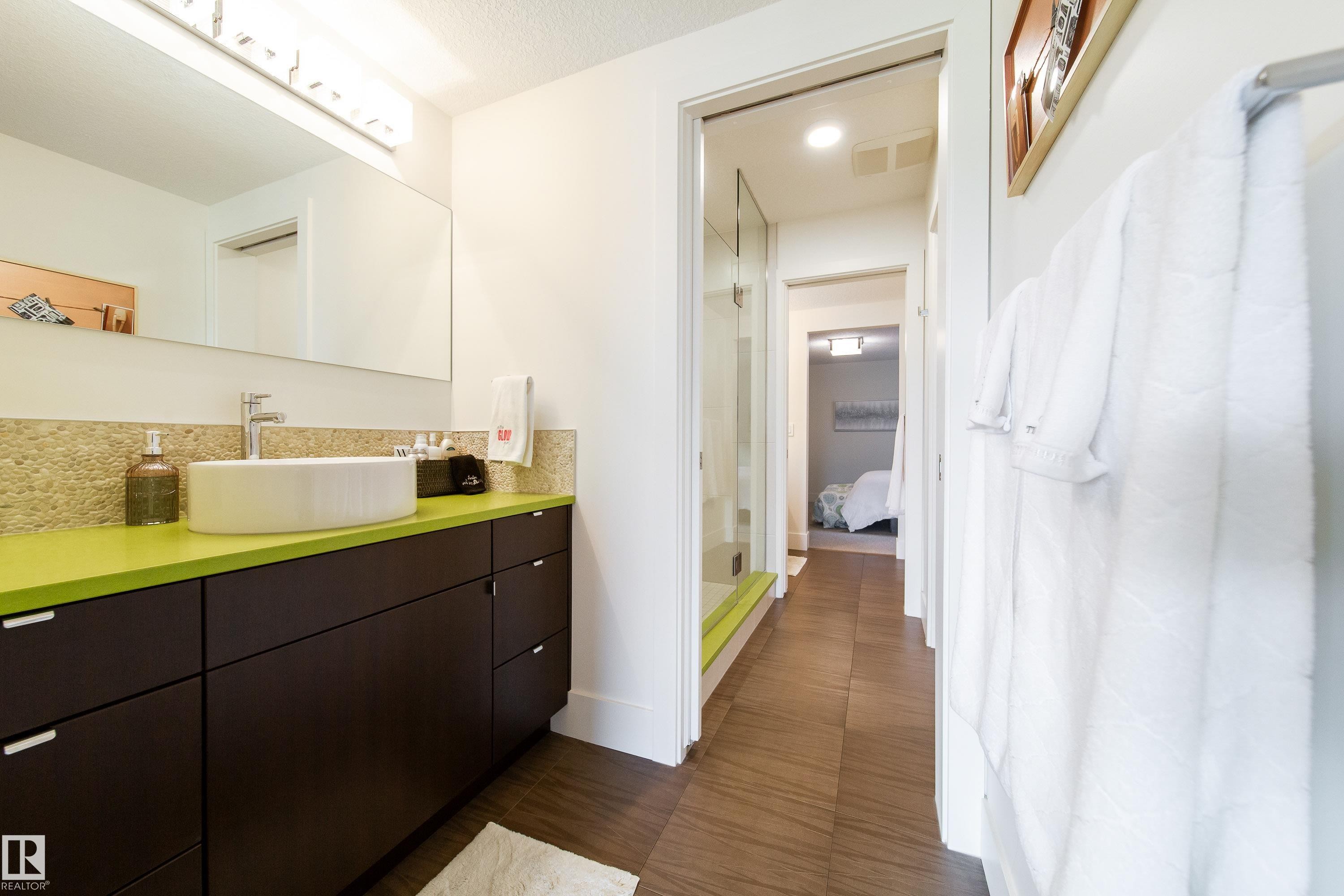 622 Howatt Drive, Edmonton, AB - Indoor Photo Showing Bathroom