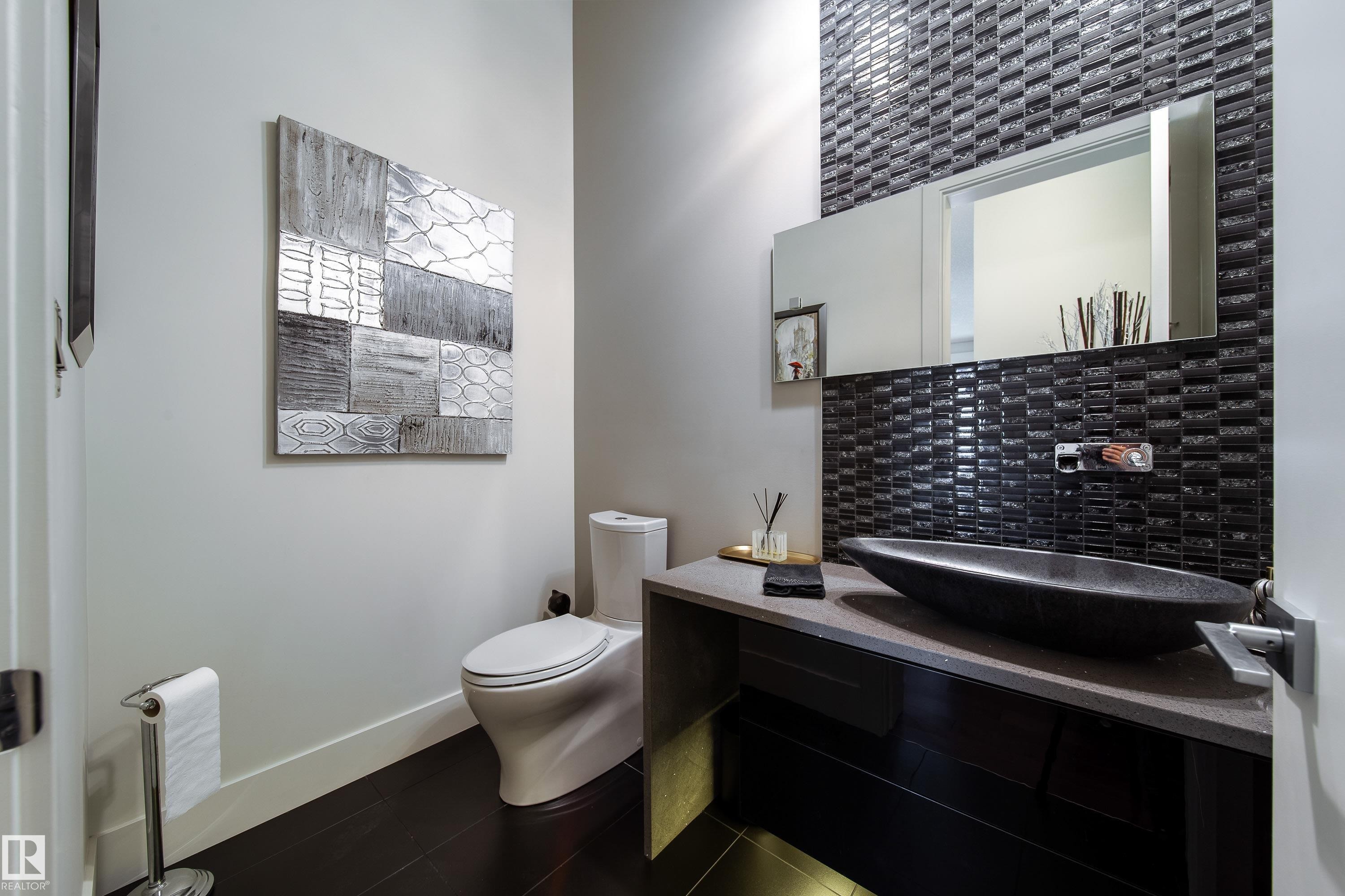 622 Howatt Drive, Edmonton, AB - Indoor Photo Showing Bathroom