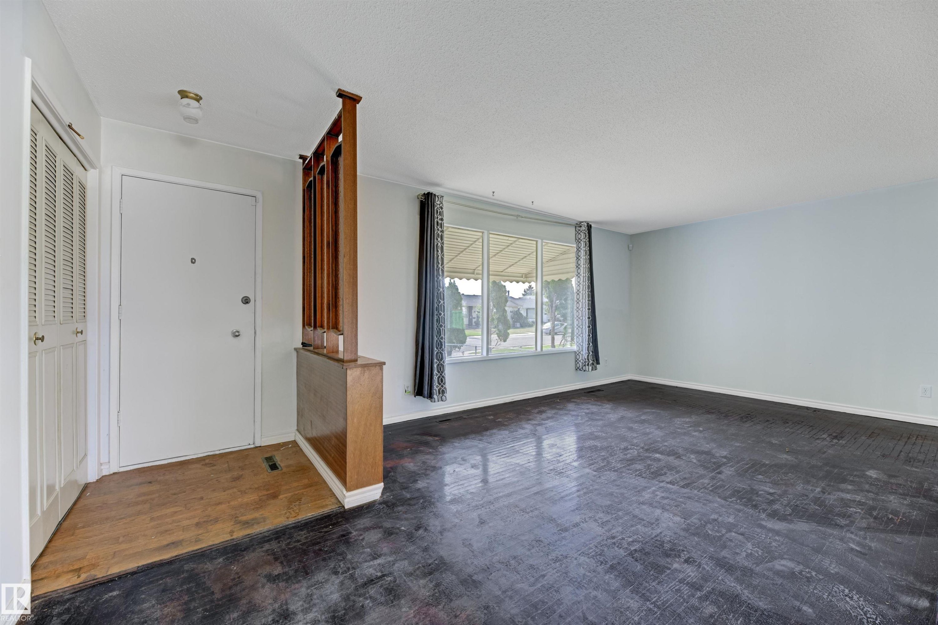 3116 112 Avenue, Edmonton, AB - Indoor Photo Showing Other Room