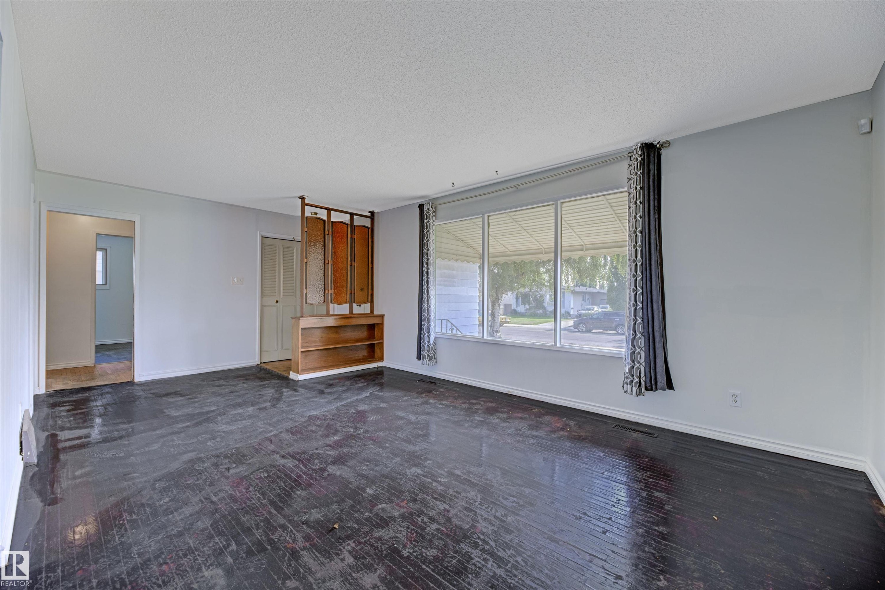 3116 112 Avenue, Edmonton, AB - Indoor Photo Showing Other Room