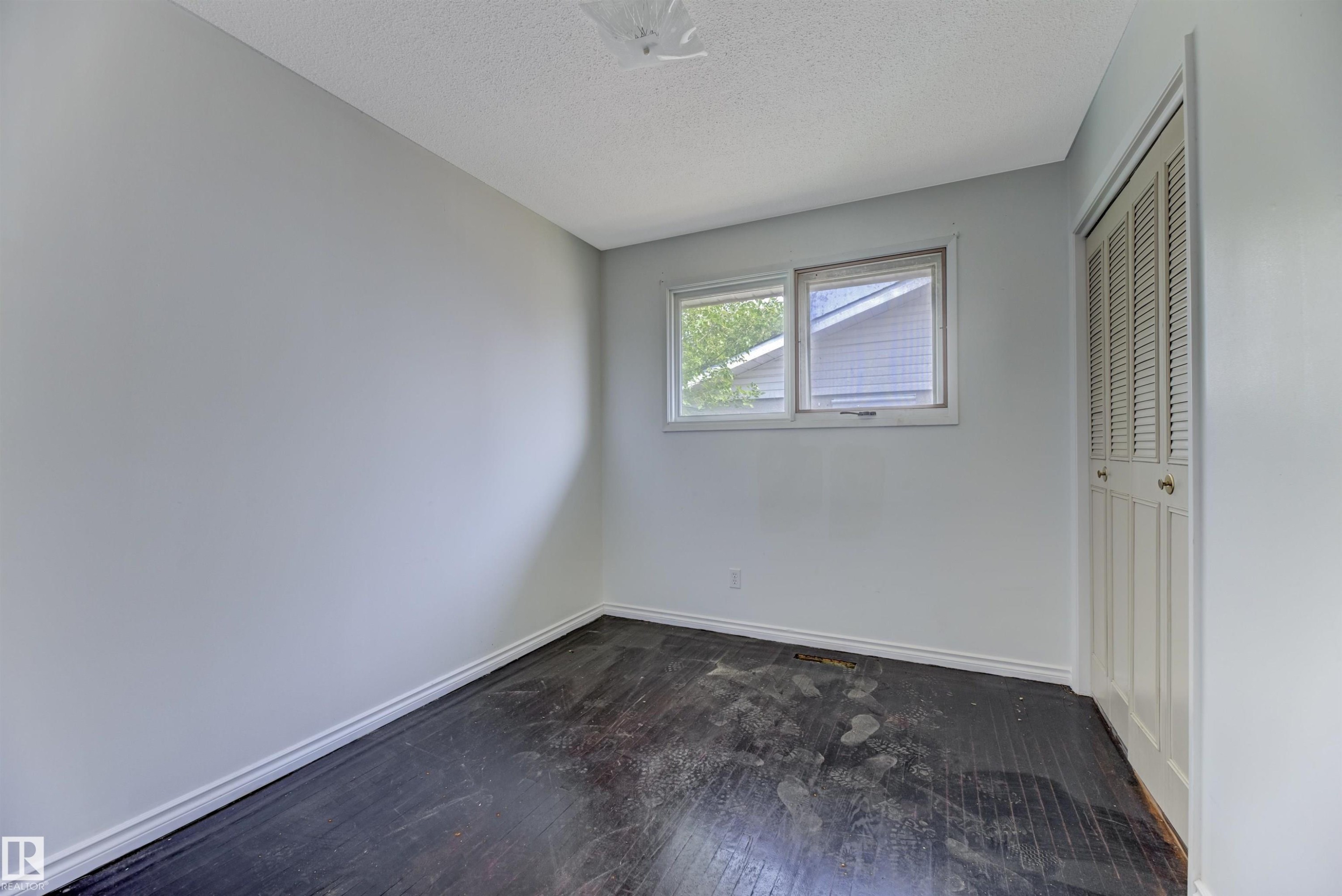 3116 112 Avenue, Edmonton, AB - Indoor Photo Showing Other Room