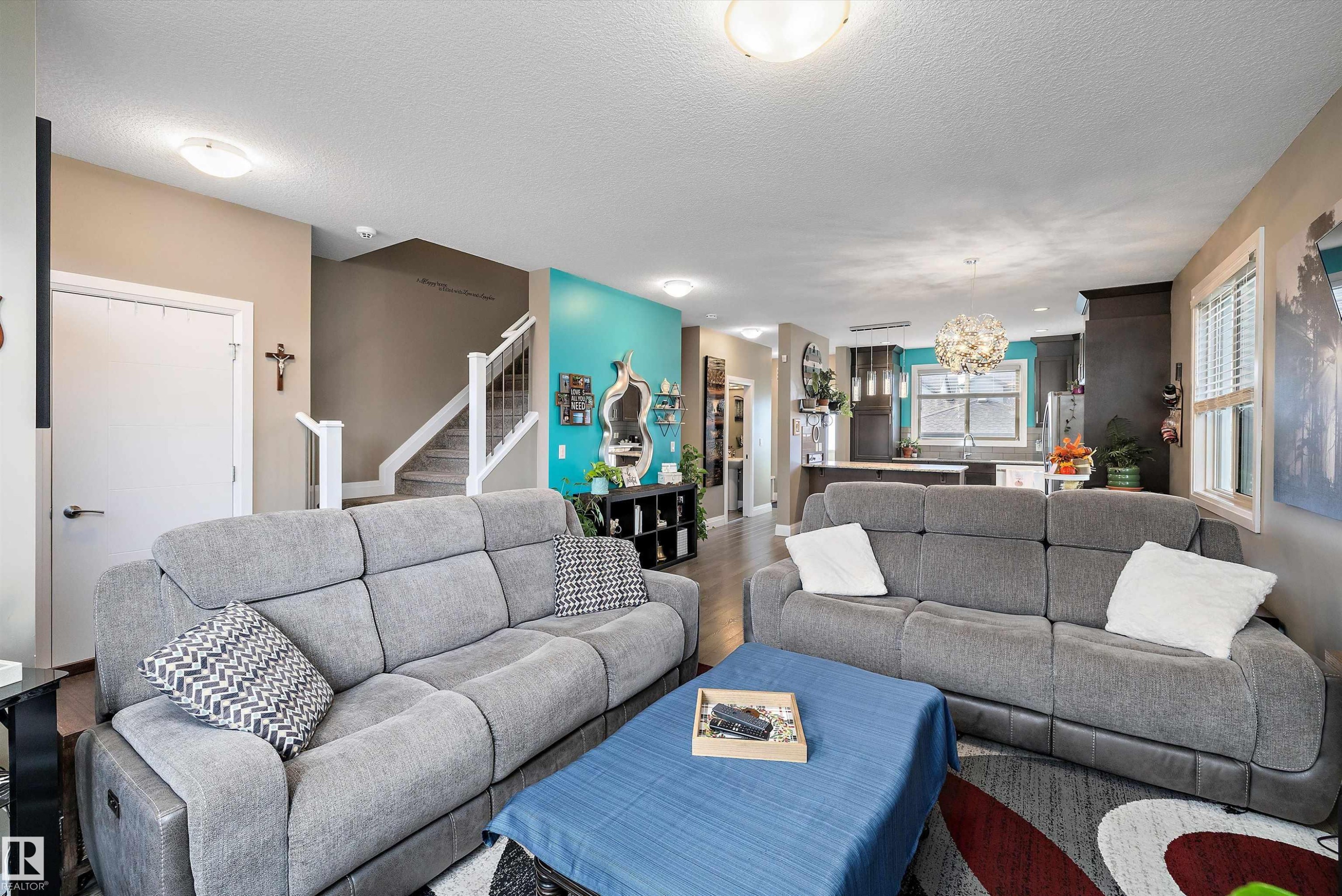 135 Gilmore Way, Spruce Grove, AB - Indoor Photo Showing Living Room
