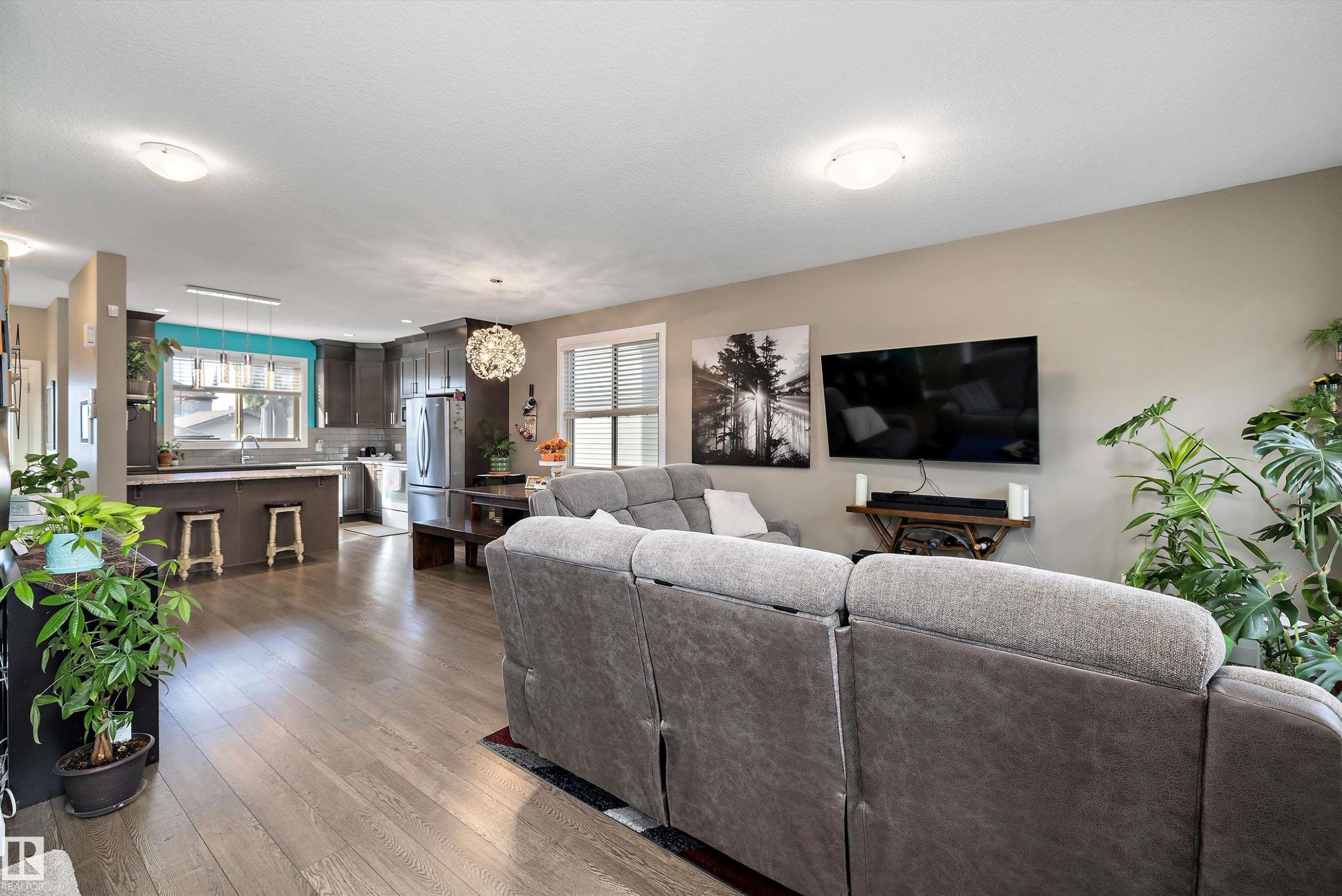 135 Gilmore Way, Spruce Grove, AB - Indoor Photo Showing Living Room