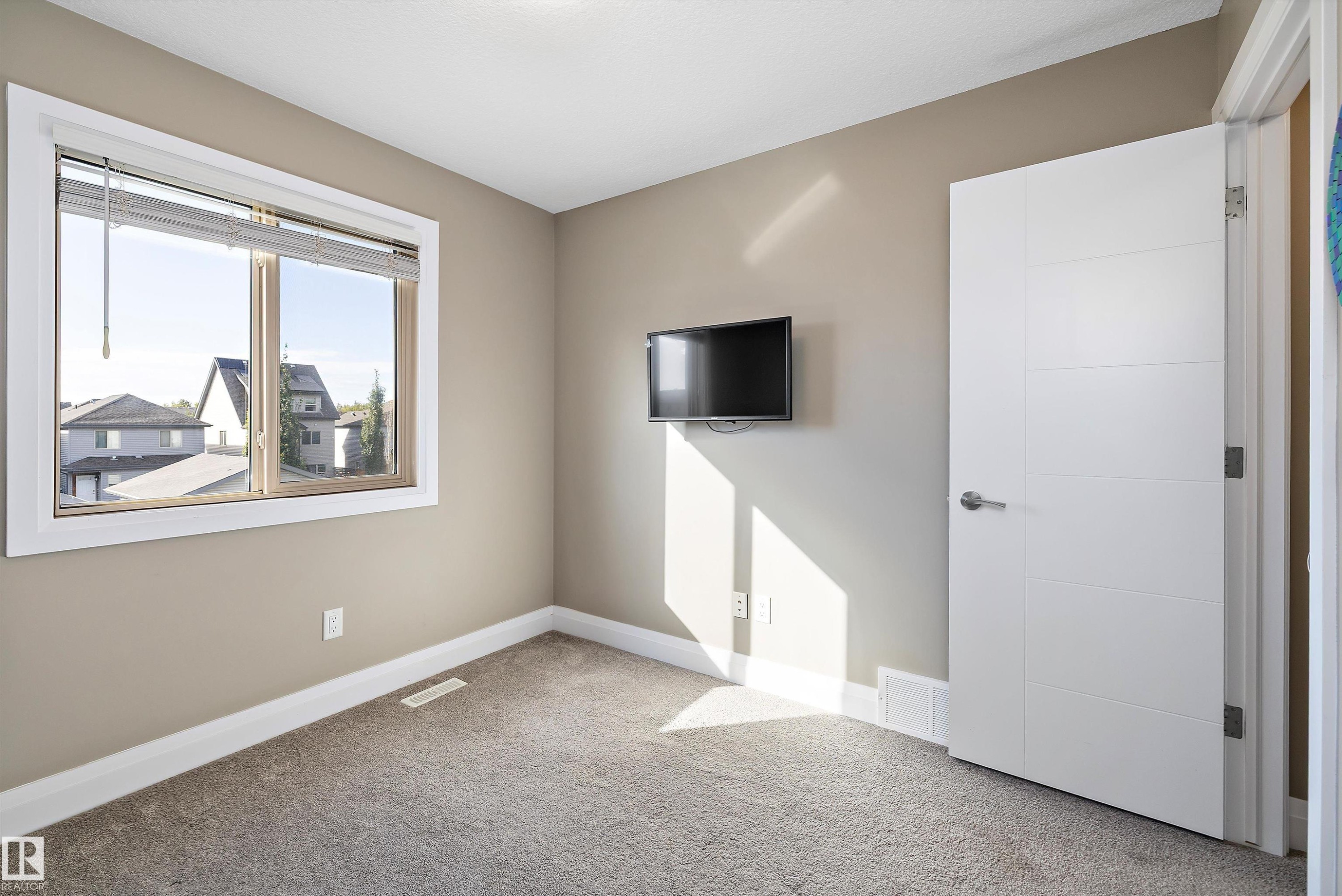 135 Gilmore Way, Spruce Grove, AB - Indoor Photo Showing Other Room